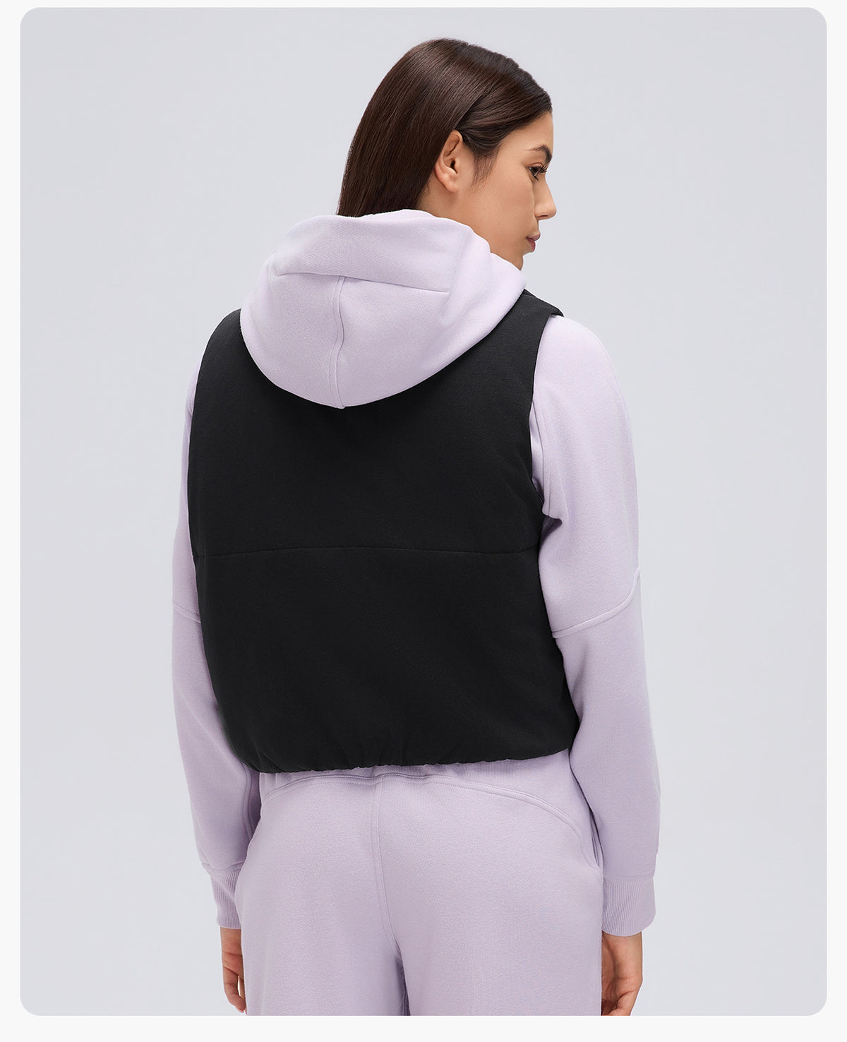 Wholesale Women’s Winter Padded Vest D26113 | Relaxed-Fit Minimalist Sleeveless Jacket | fouregg