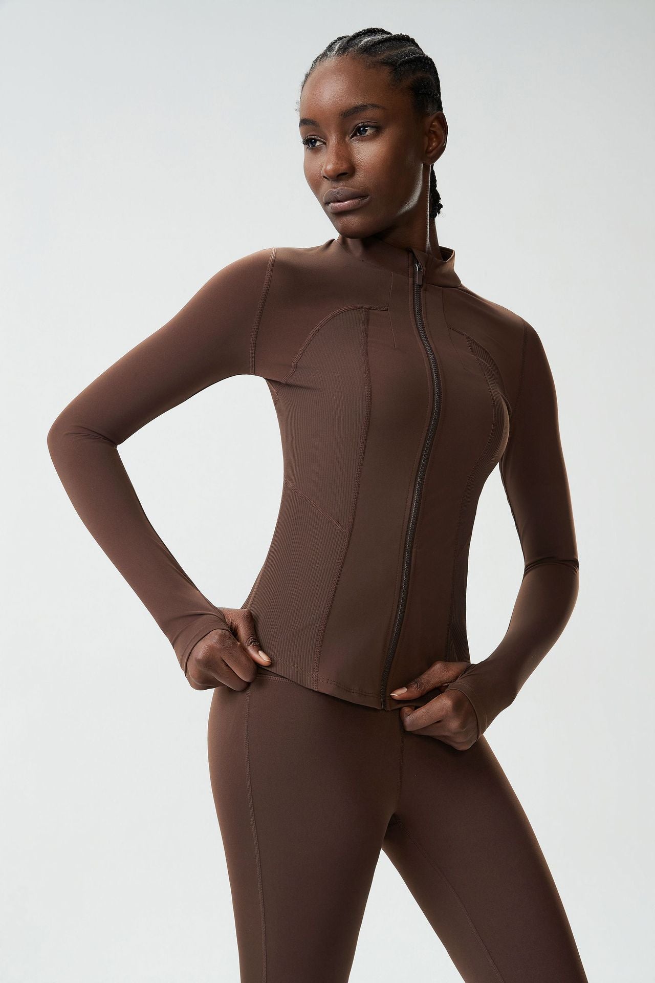 01/2026 Vêtements de yoga grande taille à manches longues pour femmes, veste de sport à fermeture éclair séchage rapide, haut de sport de fitness à manches longues