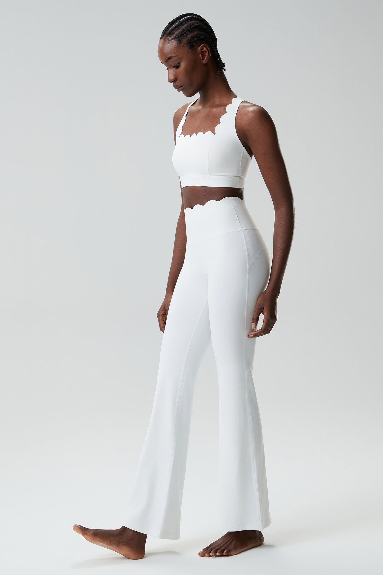 01/2026 Ensemble de yoga à petites vagues en colle liquide pour femmes, grandes tailles, style européen et américain, ensemble de sport et de fitness élastique, deux pièces
