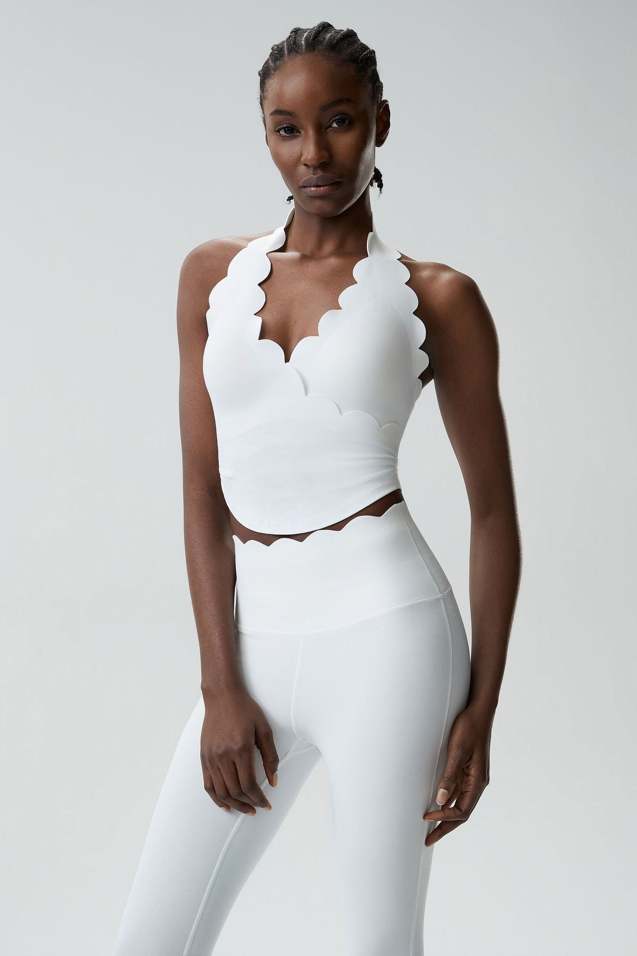 01/2026Soutien-gorge de sport en forme de goutte d'eau à encolure dos nu pour grandes tailles, soutien-gorge de sport avec soutien latéral de la poitrine, débardeur de fitness révélant la taille