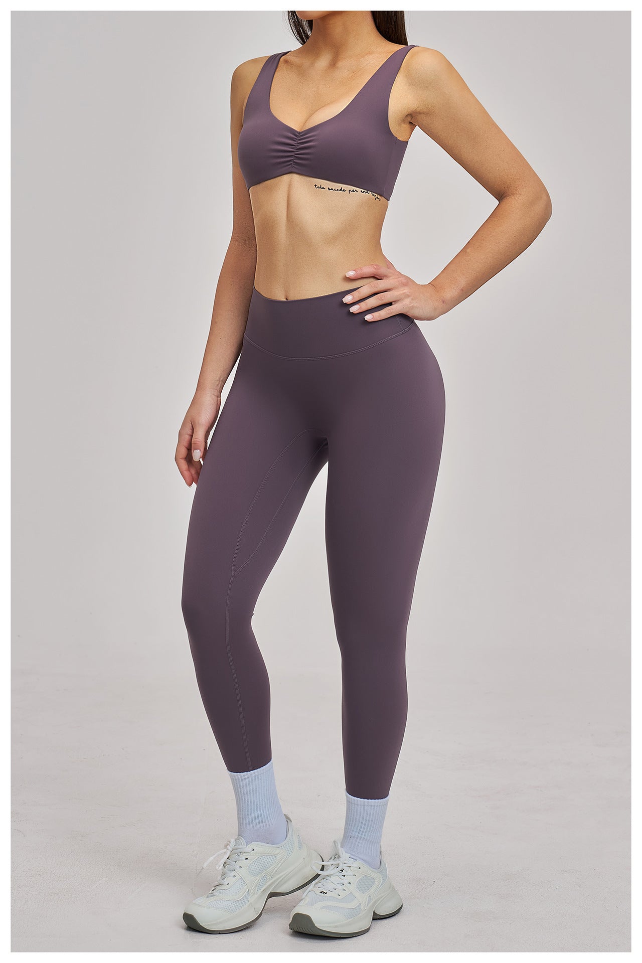 03/2026 Ensemble de sport et yoga robuste - Col ajouré, dos nu, vêtements de yoga pour l'exercice, la course et le fitness - Lot de 4, au prix de 4520