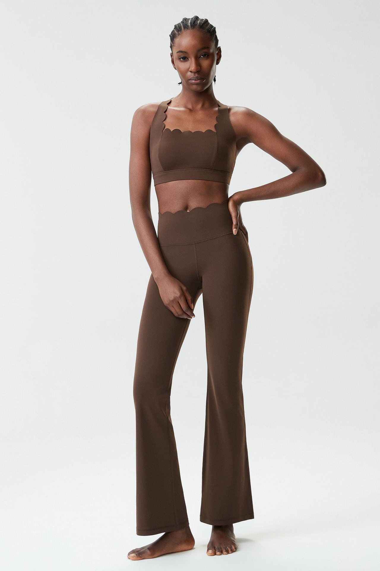 01/2026 Ensemble de yoga à petites vagues en colle liquide pour femmes, grandes tailles, style européen et américain, ensemble de sport et de fitness élastique, deux pièces