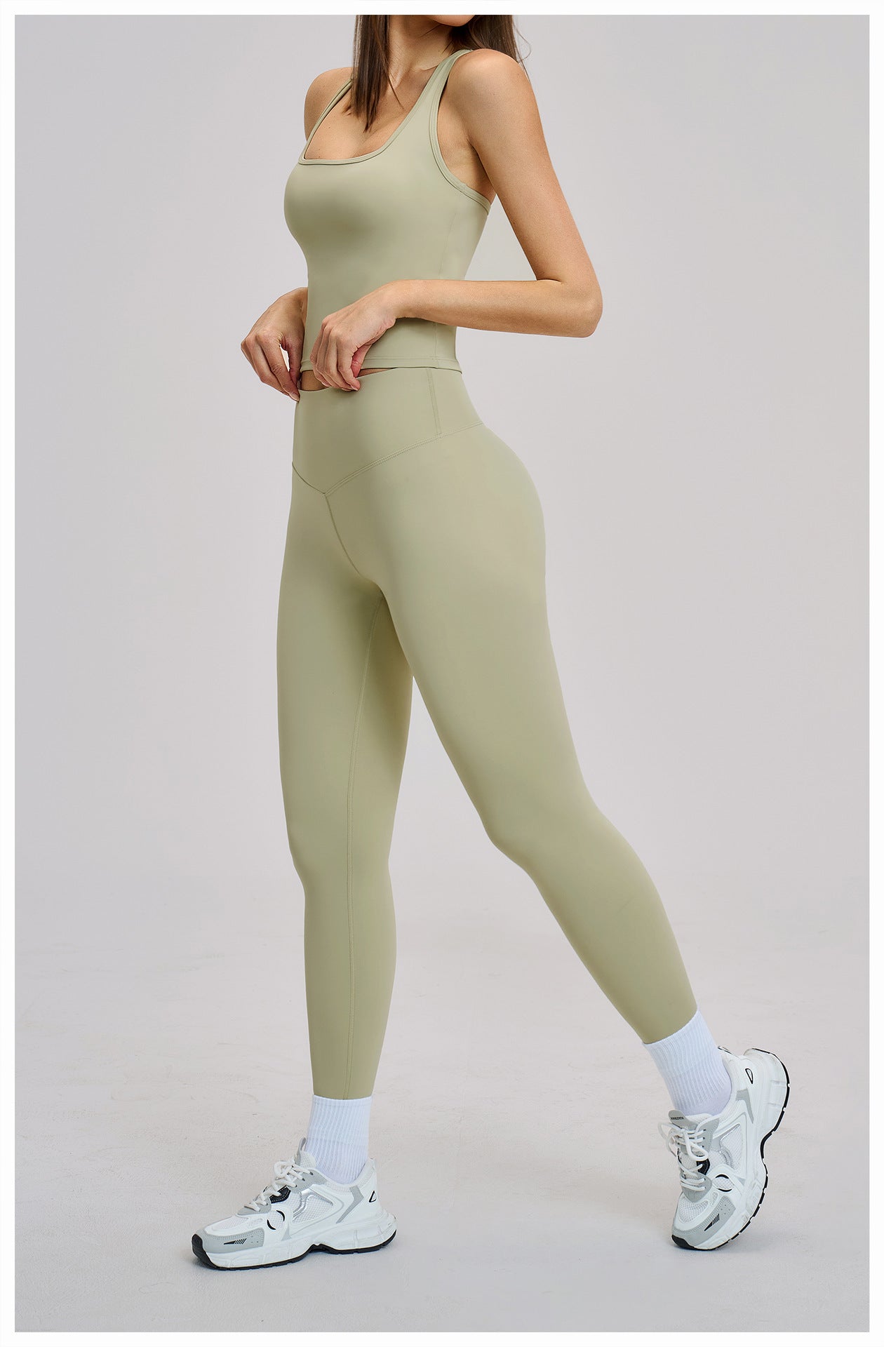 02/2026 Spring sports suit, tight-fitting back, sports and leisure suit, outdoor running and cycling fitness suit 8819