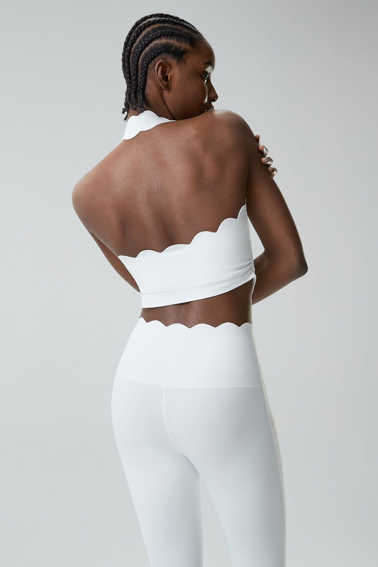 01/2026Soutien-gorge de sport en forme de goutte d'eau à encolure dos nu pour grandes tailles, soutien-gorge de sport avec soutien latéral de la poitrine, débardeur de fitness révélant la taille