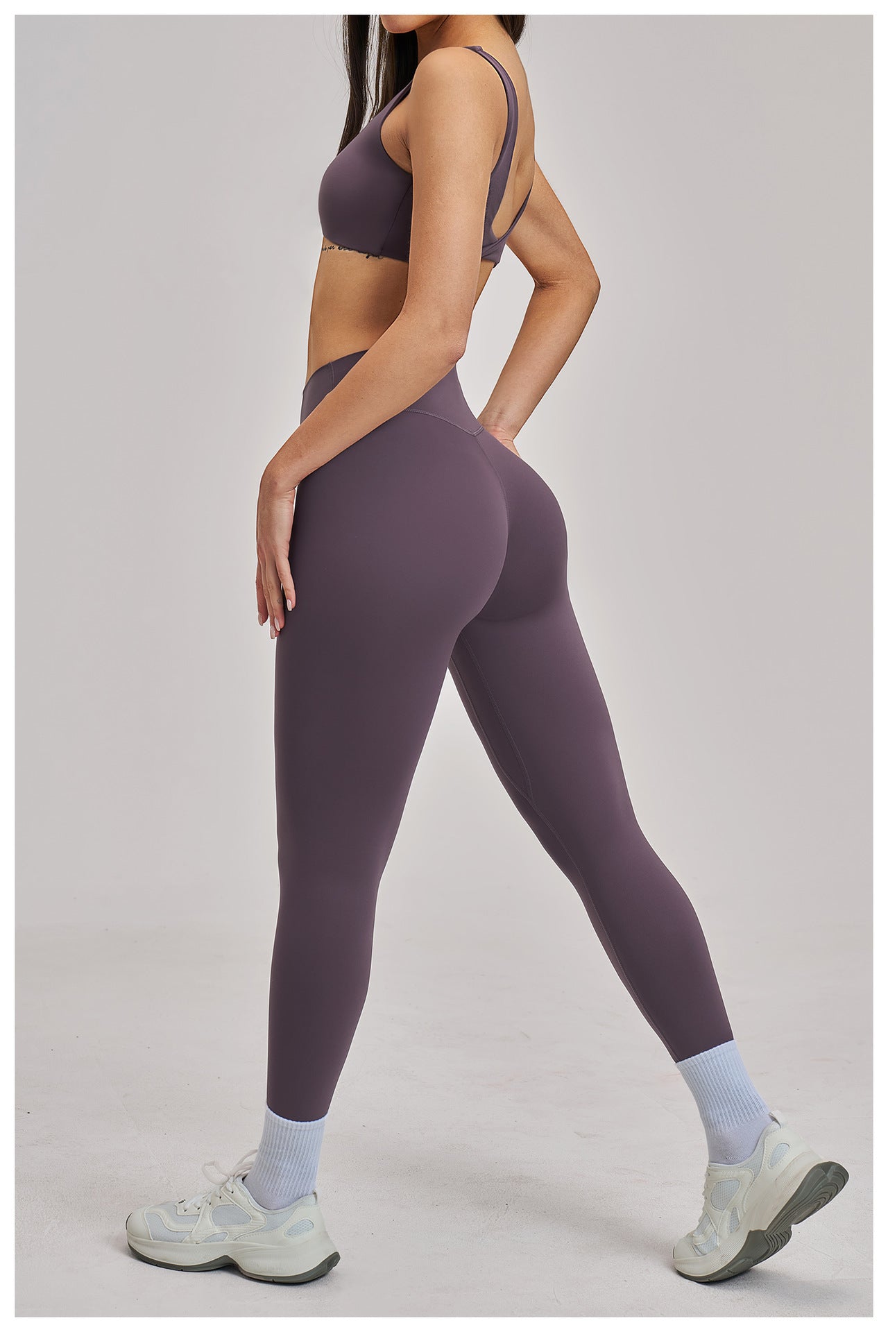 03/2026 Ensemble de sport et yoga robuste - Col ajouré, dos nu, vêtements de yoga pour l'exercice, la course et le fitness - Lot de 4, au prix de 4520