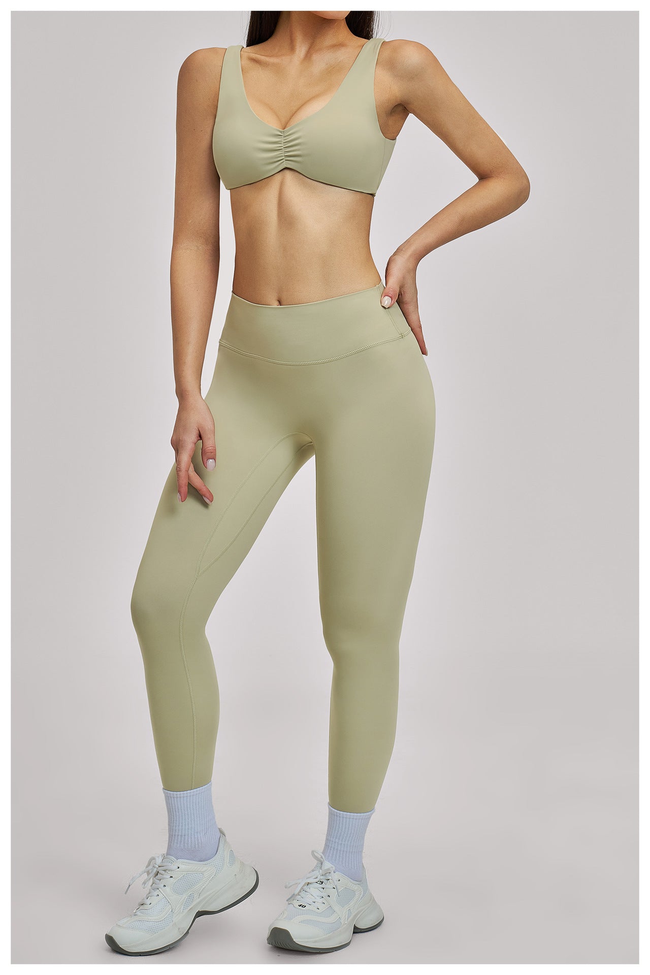 03/2026 Ensemble de sport et yoga robuste - Col ajouré, dos nu, vêtements de yoga pour l'exercice, la course et le fitness - Lot de 4, au prix de 4520