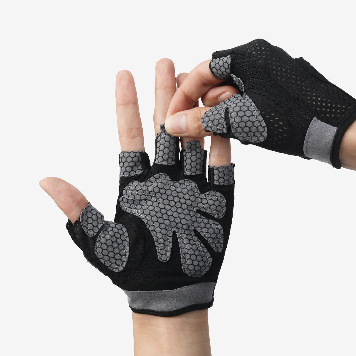 Half-finger fitness sports gloves thin sports sweat-absorbent non-slip hand protection training horizontal bar riding gloves outdoor gloves