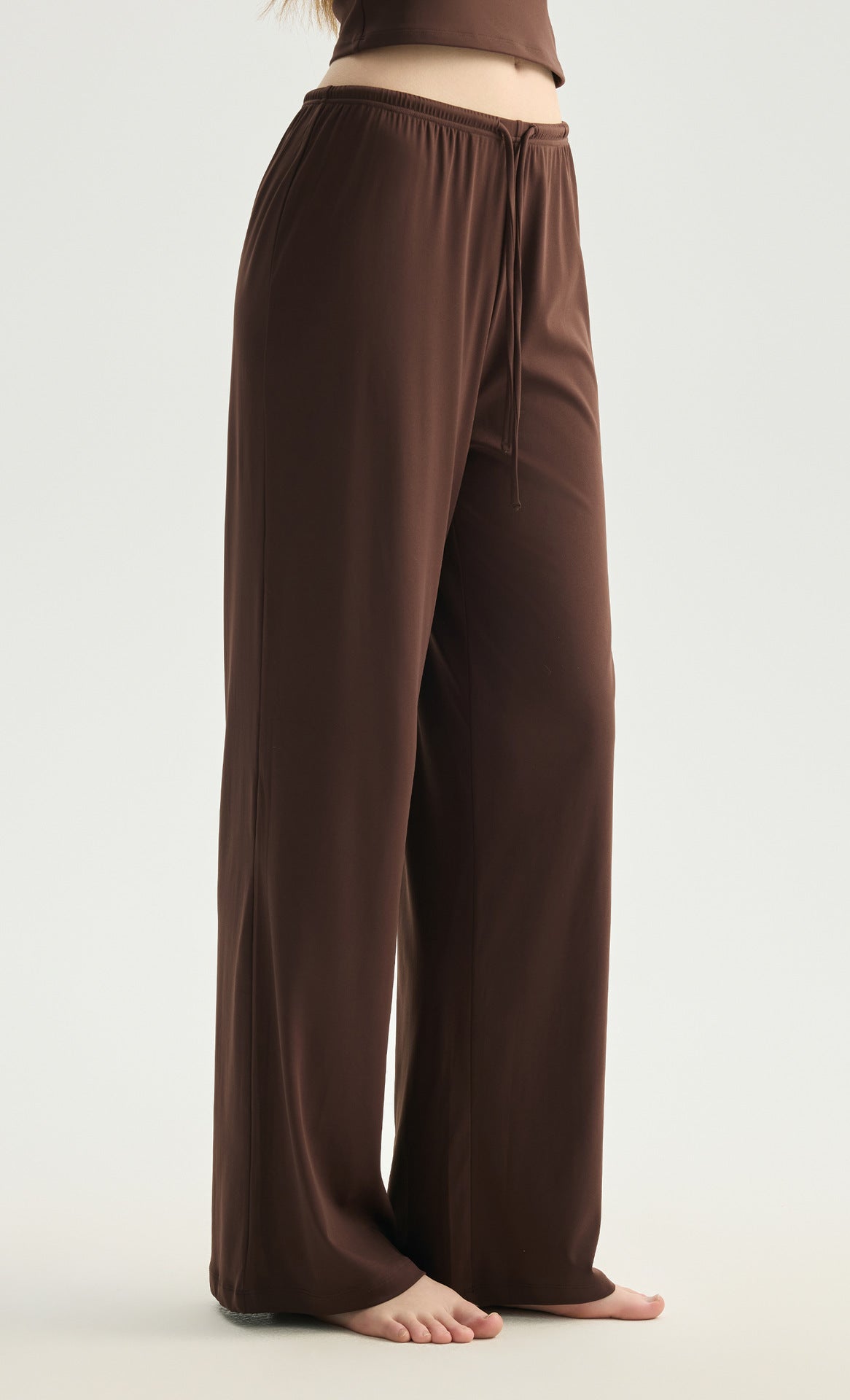 02/2026 Fitness pants, loose and casual wide-leg pants, have a soft and slimming texture. They are suitable for running, training, and sports. They are also great for Pilates and straight yoga pants.