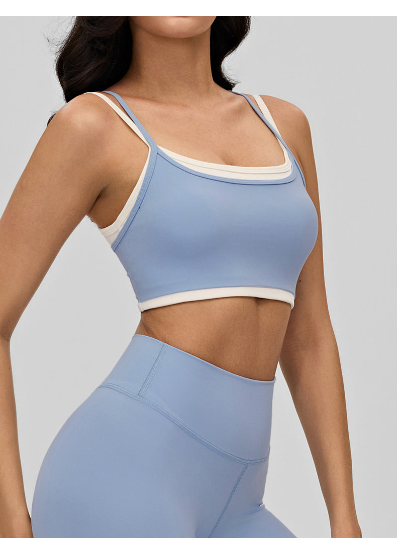 02/2026 Sports bra with padded shoulder straps, contrasting trim, beautiful back, yoga underwear, Pilates fitness wear