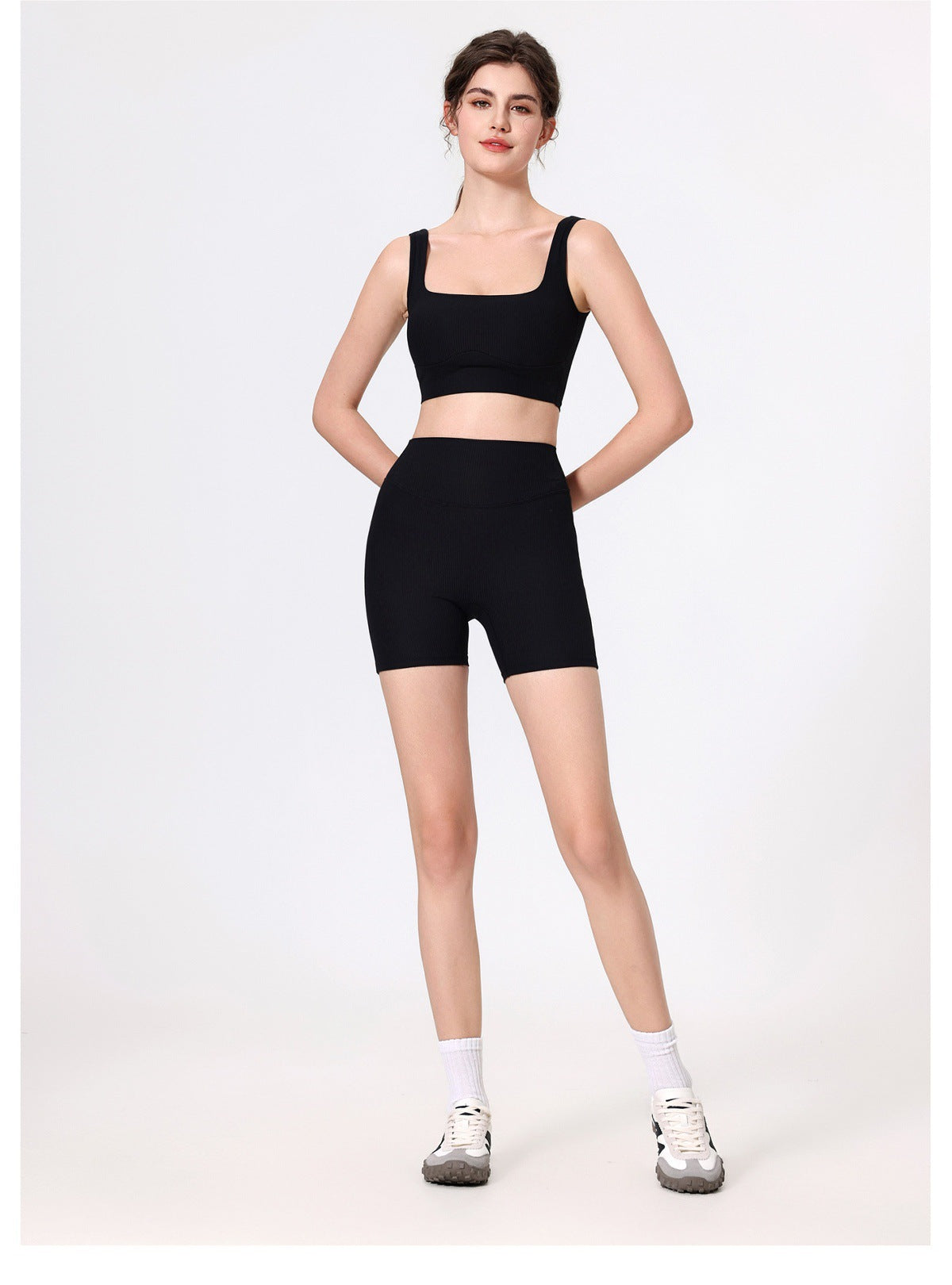 12/2025 Wide-strap athletic underwear with back support, push-up design, and side boob reduction.