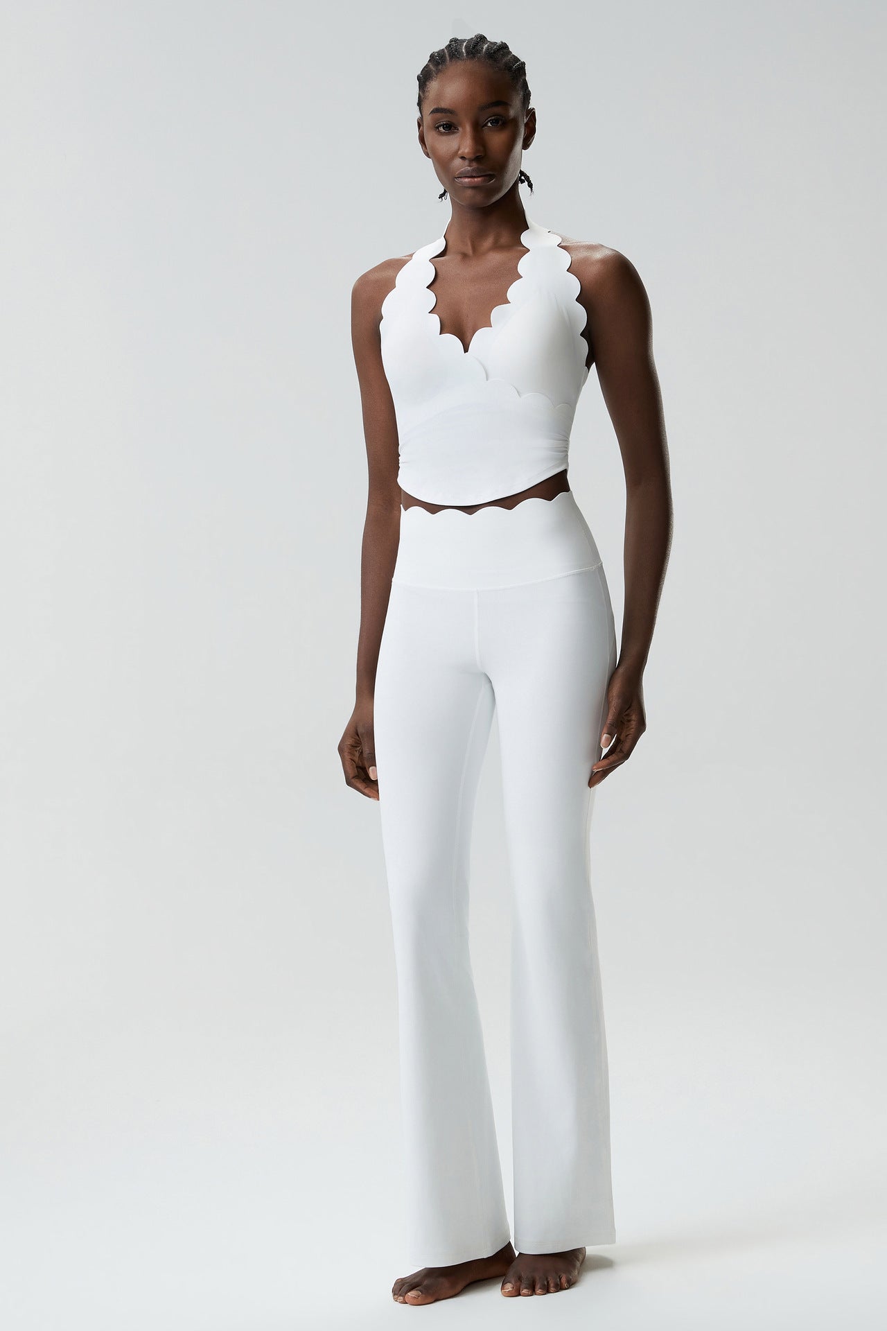 01/2026Soutien-gorge de sport en forme de goutte d'eau à encolure dos nu pour grandes tailles, soutien-gorge de sport avec soutien latéral de la poitrine, débardeur de fitness révélant la taille