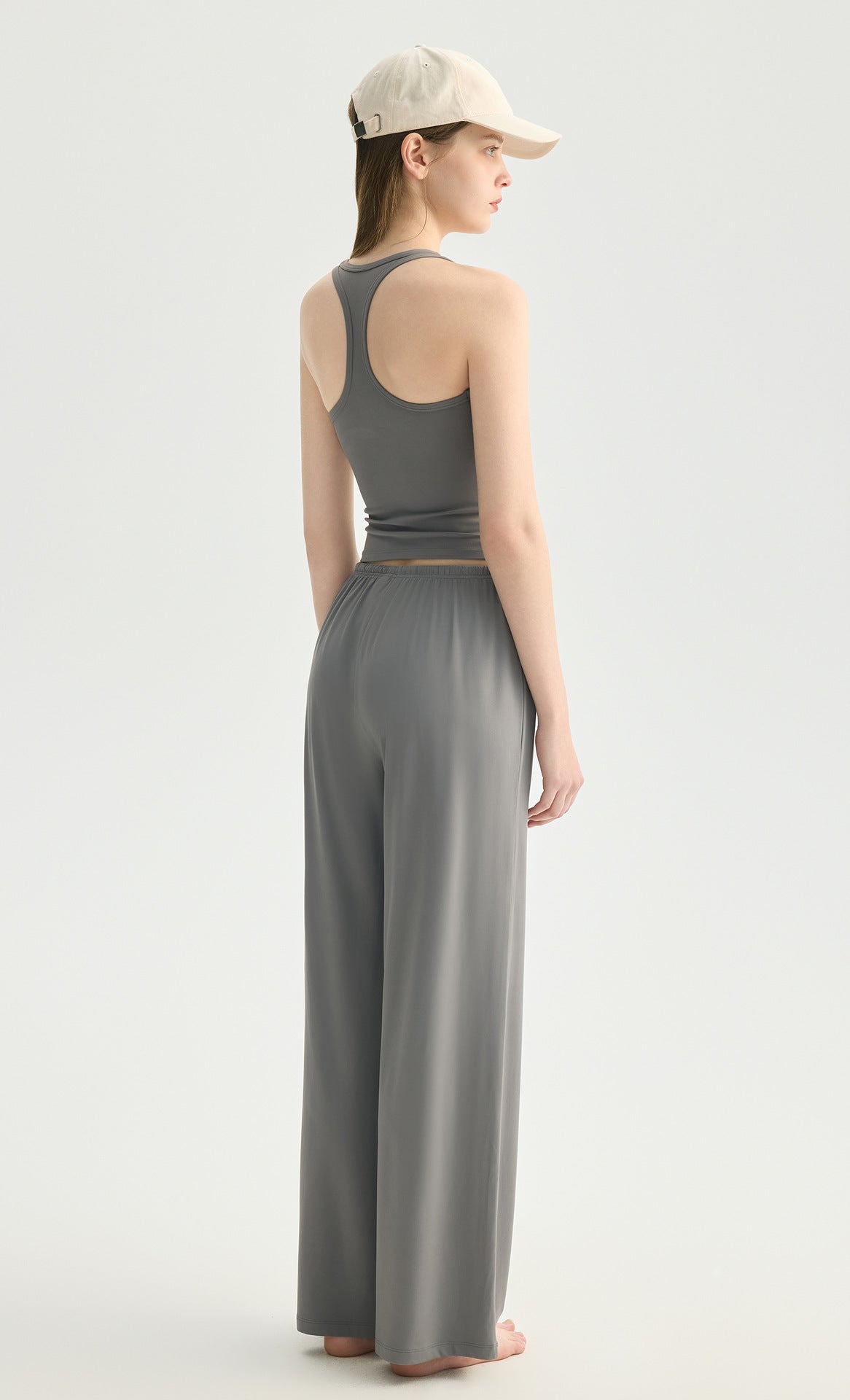 02/2026 Fitness pants, loose and casual wide-leg pants, have a soft and slimming texture. They are suitable for running, training, and sports. They are also great for Pilates and straight yoga pants.