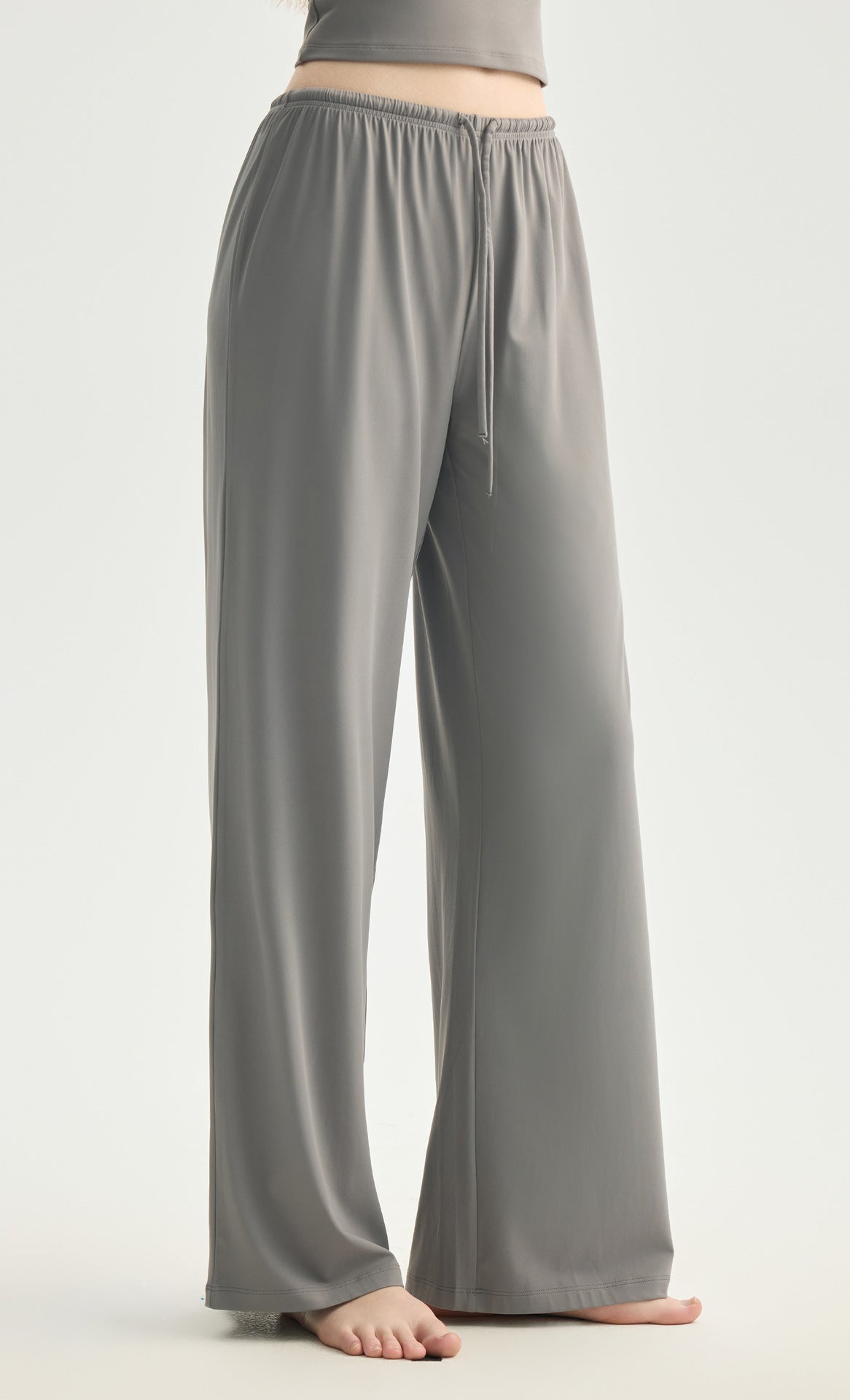 02/2026 Fitness pants, loose and casual wide-leg pants, have a soft and slimming texture. They are suitable for running, training, and sports. They are also great for Pilates and straight yoga pants.