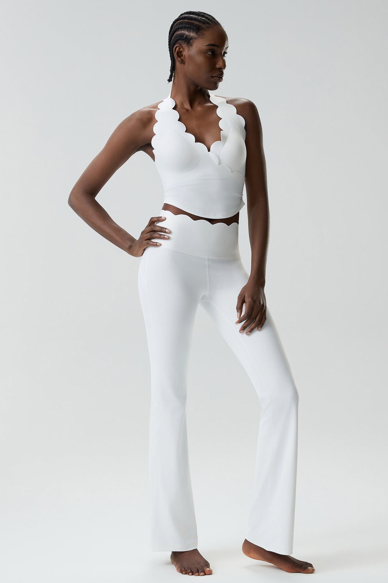 01/2026Soutien-gorge de sport en forme de goutte d'eau à encolure dos nu pour grandes tailles, soutien-gorge de sport avec soutien latéral de la poitrine, débardeur de fitness révélant la taille