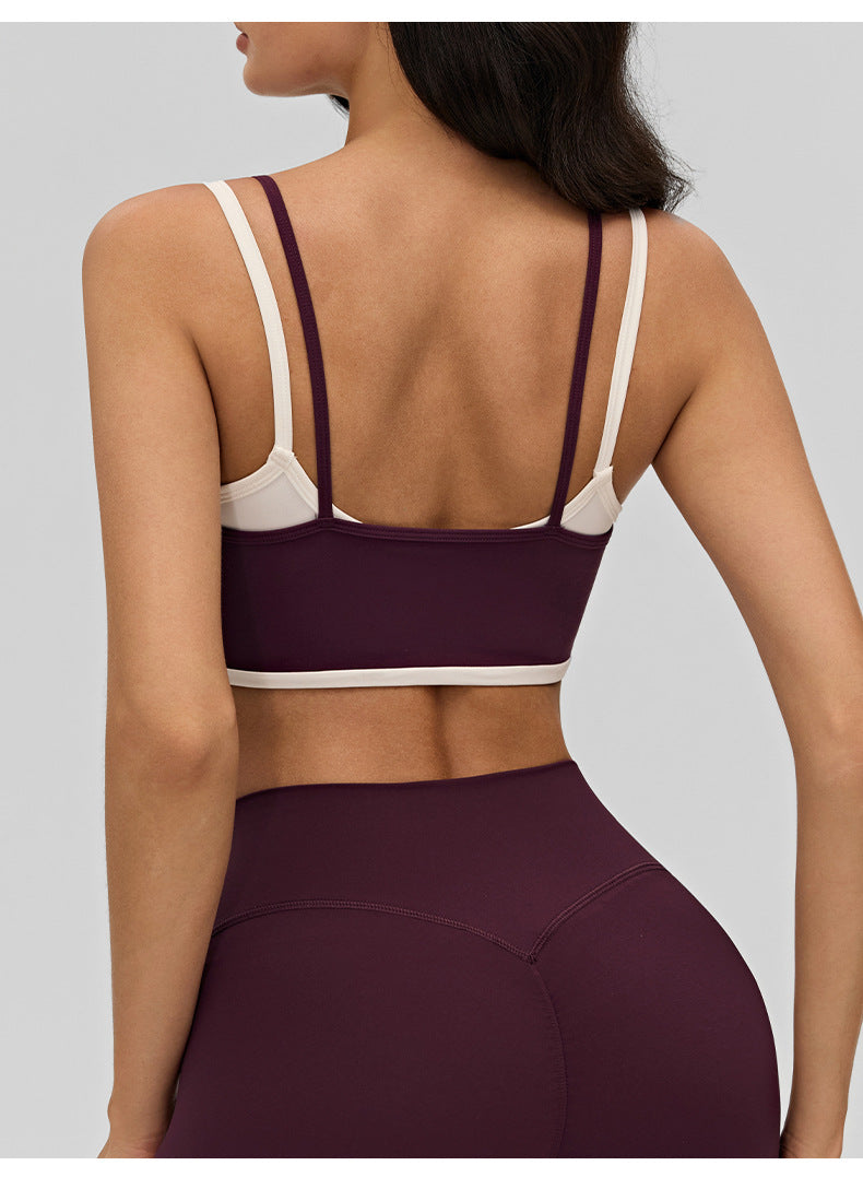02/2026 Sports bra with padded shoulder straps, contrasting trim, beautiful back, yoga underwear, Pilates fitness wear