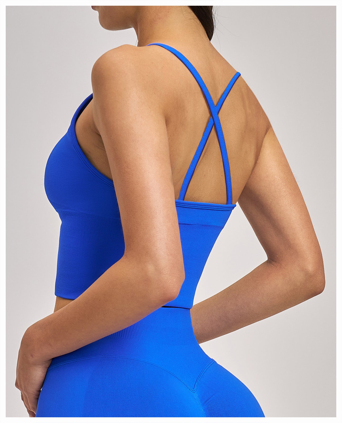 03/2026 Shockproof seamless yoga bra with cross-back design, quick-drying sports top, running and fitness yoga wear 5518