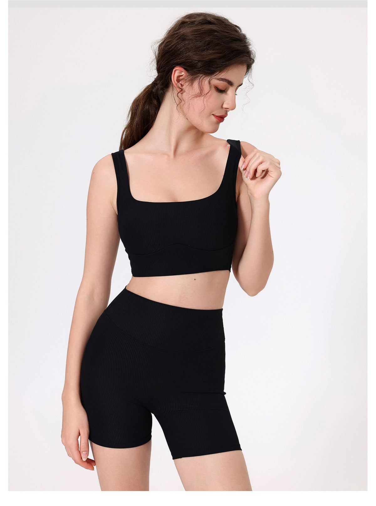 12/2025 Wide-strap athletic underwear with back support, push-up design, and side boob reduction.