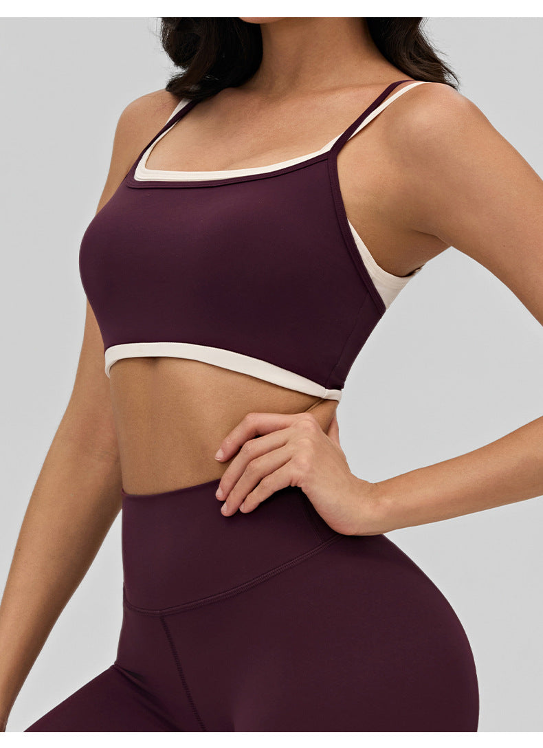 02/2026 Sports bra with padded shoulder straps, contrasting trim, beautiful back, yoga underwear, Pilates fitness wear