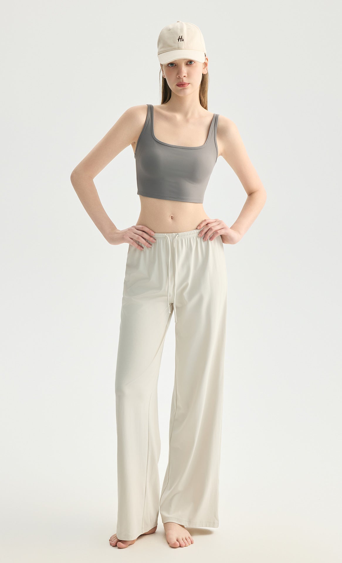 02/2026 Fitness pants, loose and casual wide-leg pants, have a soft and slimming texture. They are suitable for running, training, and sports. They are also great for Pilates and straight yoga pants.