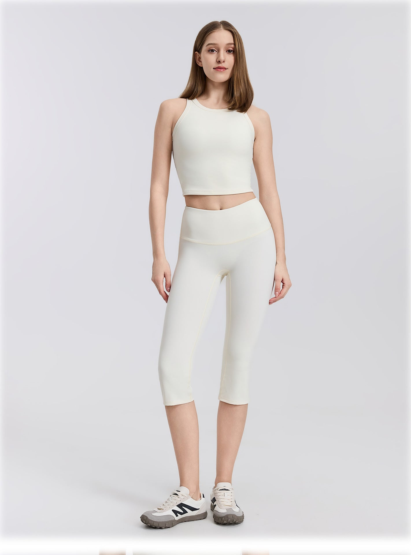 01/2026 Low-rise, wide-leg, slightly flared yoga shorts, feminine, slimming, tight-fitting sports capri shorts, figure-flattering and butt-lifting shorts