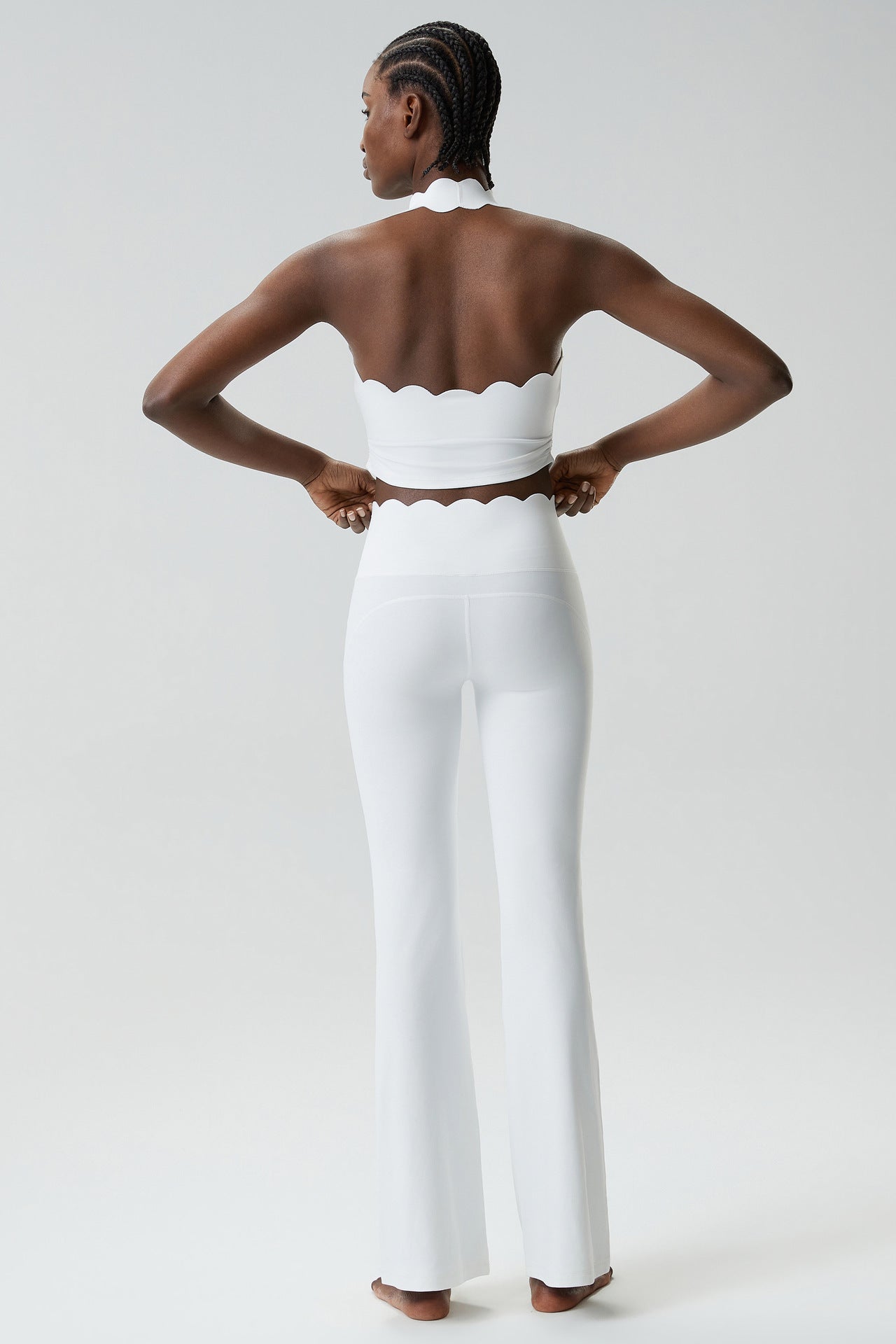 01/2026Soutien-gorge de sport en forme de goutte d'eau à encolure dos nu pour grandes tailles, soutien-gorge de sport avec soutien latéral de la poitrine, débardeur de fitness révélant la taille