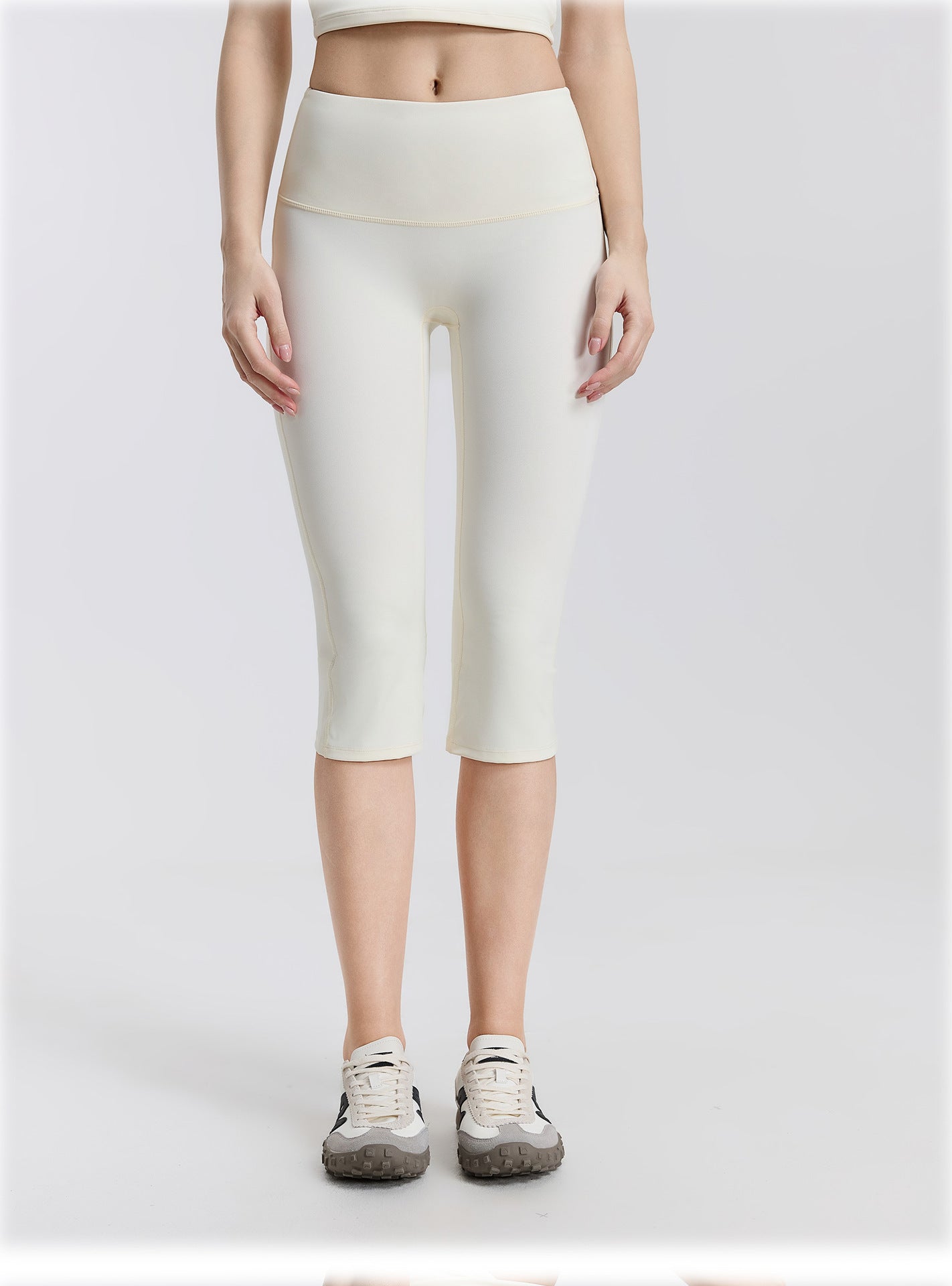 01/2026 Low-rise, wide-leg, slightly flared yoga shorts, feminine, slimming, tight-fitting sports capri shorts, figure-flattering and butt-lifting shorts