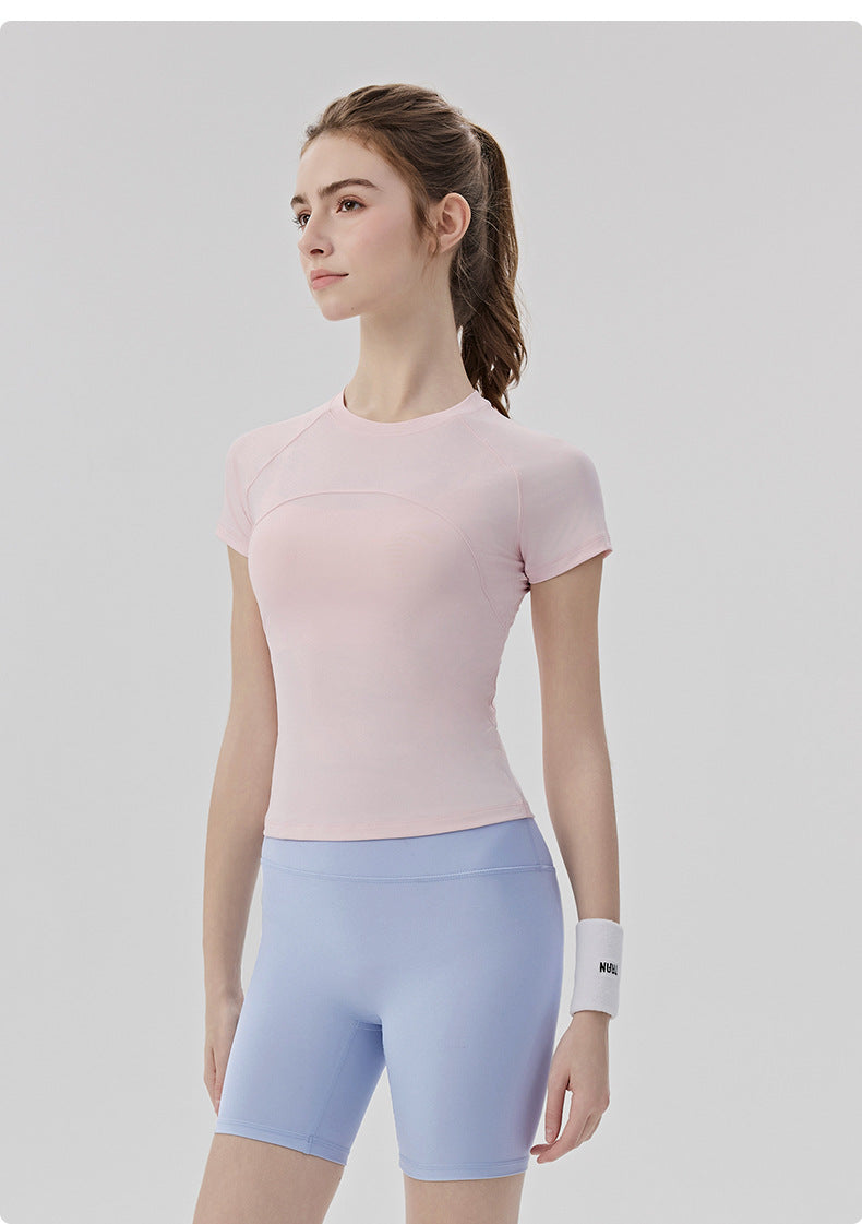 01/2026 Women's sweat-wicking, quick-drying sports T-shirt with cool mesh breathability, suitable for yoga, Pilates training, and fitness.