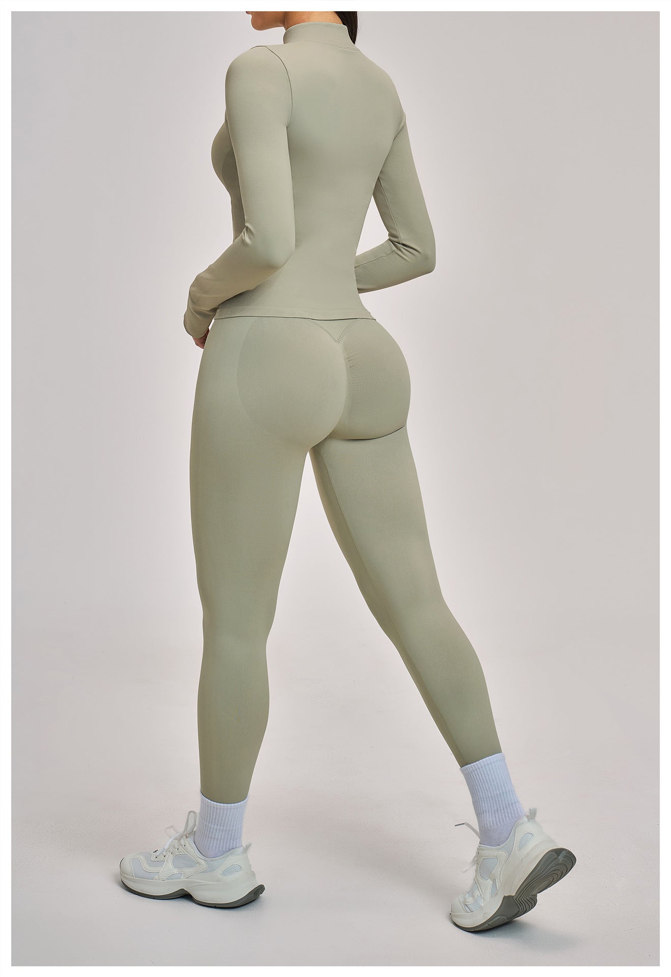 03/2026  Wholesale FOUREGG #5518 Seamless Yoga Set, Racerback Fitted Fitness Suit, High Elastic Running Sports Set for Women, 5518