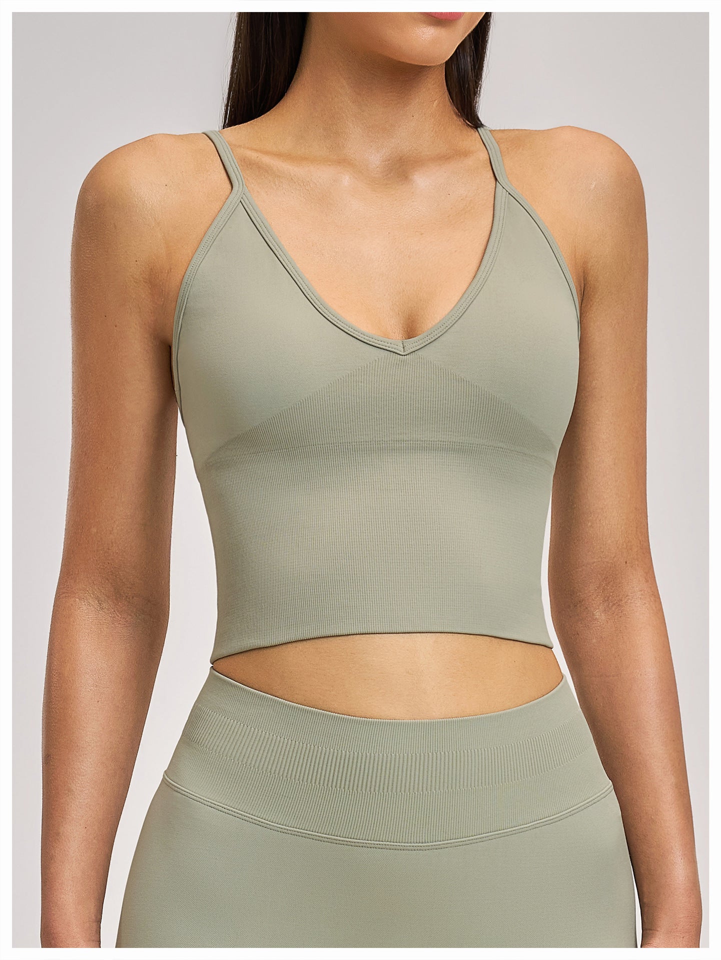 03/2026 Shockproof seamless yoga bra with cross-back design, quick-drying sports top, running and fitness yoga wear 5518