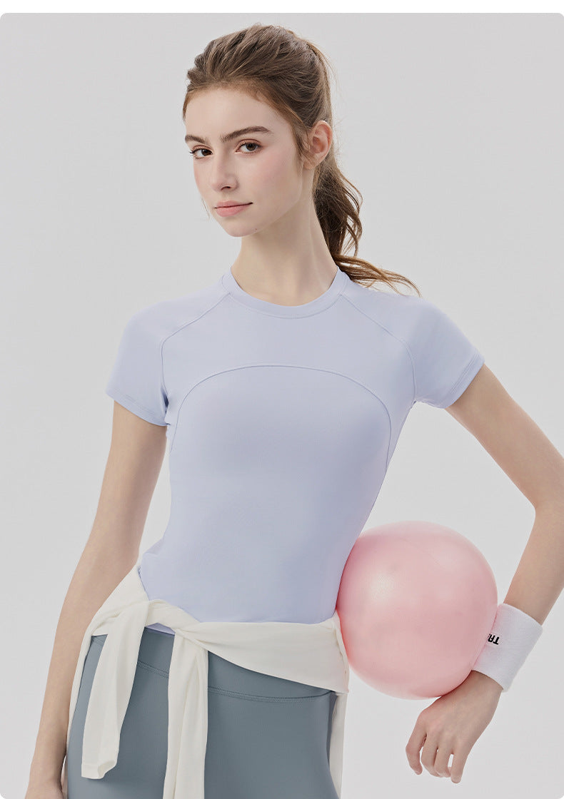 01/2026 Women's sweat-wicking, quick-drying sports T-shirt with cool mesh breathability, suitable for yoga, Pilates training, and fitness.