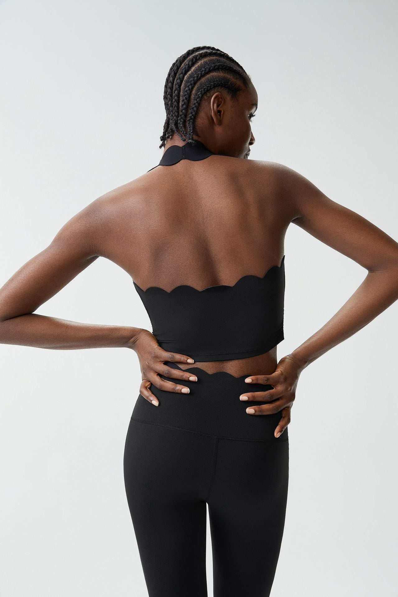 01/2026Soutien-gorge de sport en forme de goutte d'eau à encolure dos nu pour grandes tailles, soutien-gorge de sport avec soutien latéral de la poitrine, débardeur de fitness révélant la taille