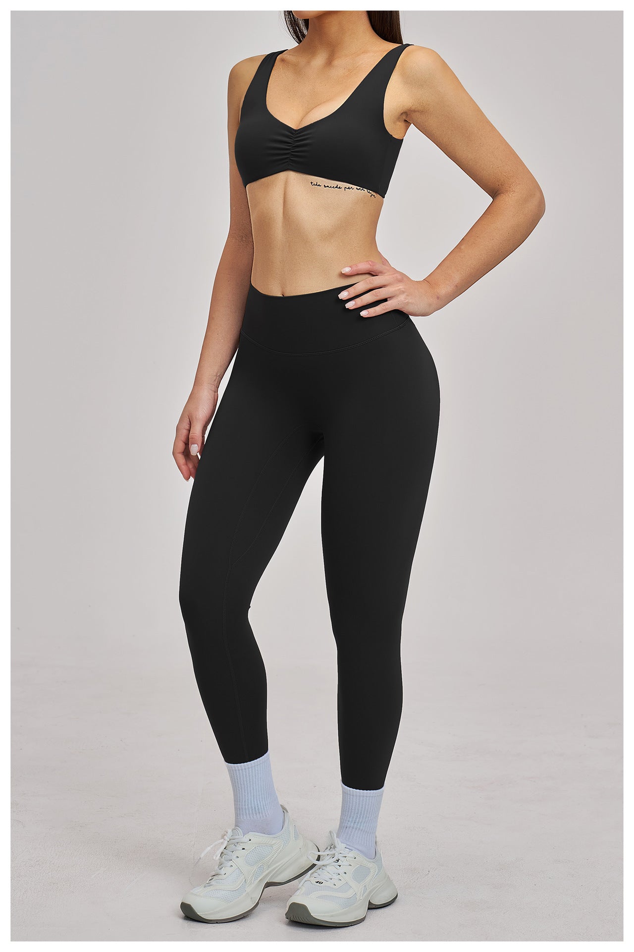 03/2026 Ensemble de sport et yoga robuste - Col ajouré, dos nu, vêtements de yoga pour l'exercice, la course et le fitness - Lot de 4, au prix de 4520