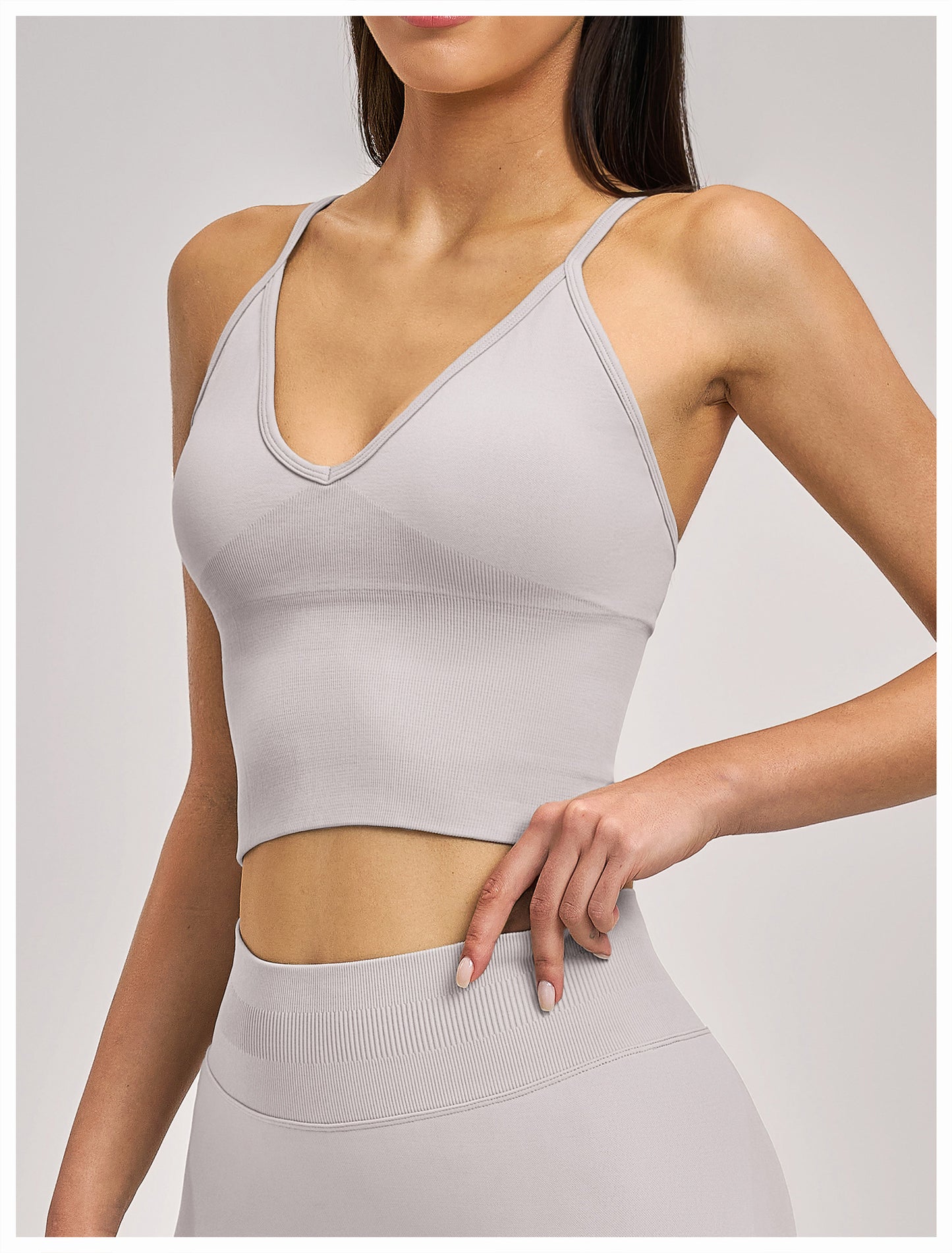 03/2026 Shockproof seamless yoga bra with cross-back design, quick-drying sports top, running and fitness yoga wear 5518