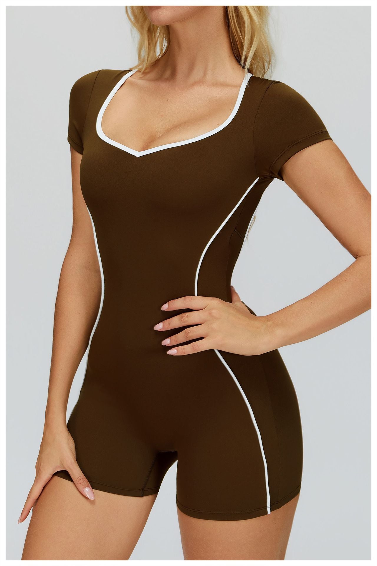 11/2025 Color-blocked bodysuit with cutout back, tight-fitting sportswear, running, exercise, yoga wear, women's 2501