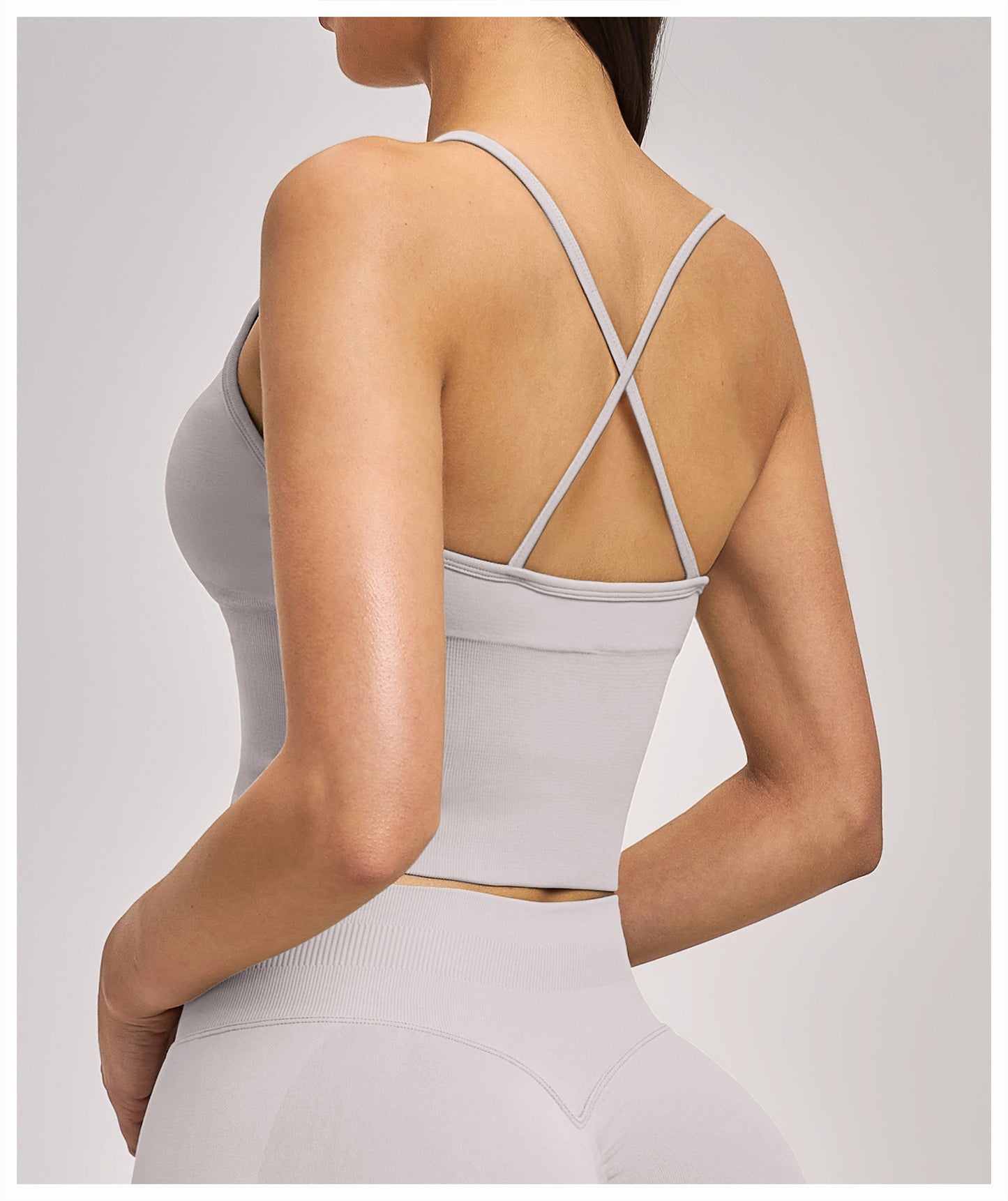 03/2026 Shockproof seamless yoga bra with cross-back design, quick-drying sports top, running and fitness yoga wear 5518