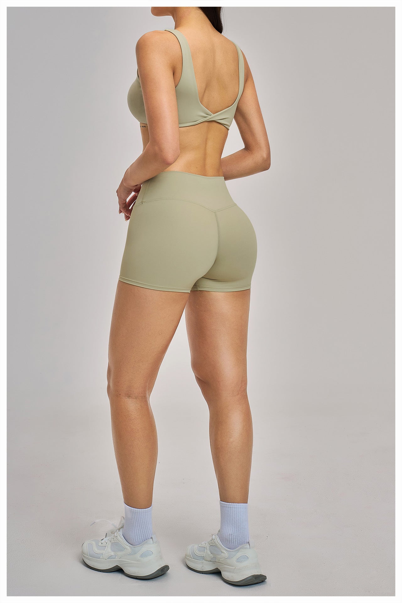 03/2026 Rugged sports bra with sexy back for yoga, gathers during exercise, suitable for running and fitness. Price: 4520