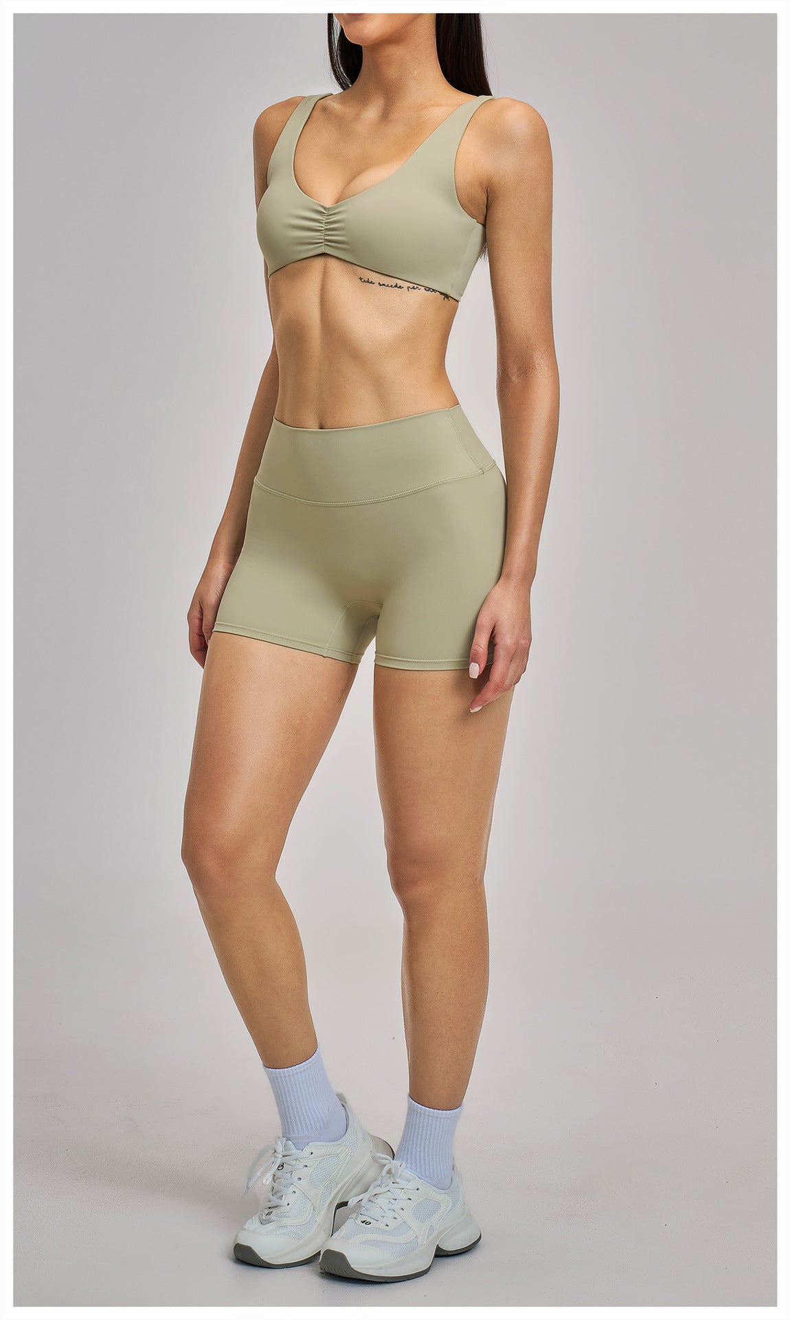 03/2026 Rugged sports bra with sexy back for yoga, gathers during exercise, suitable for running and fitness. Price: 4520