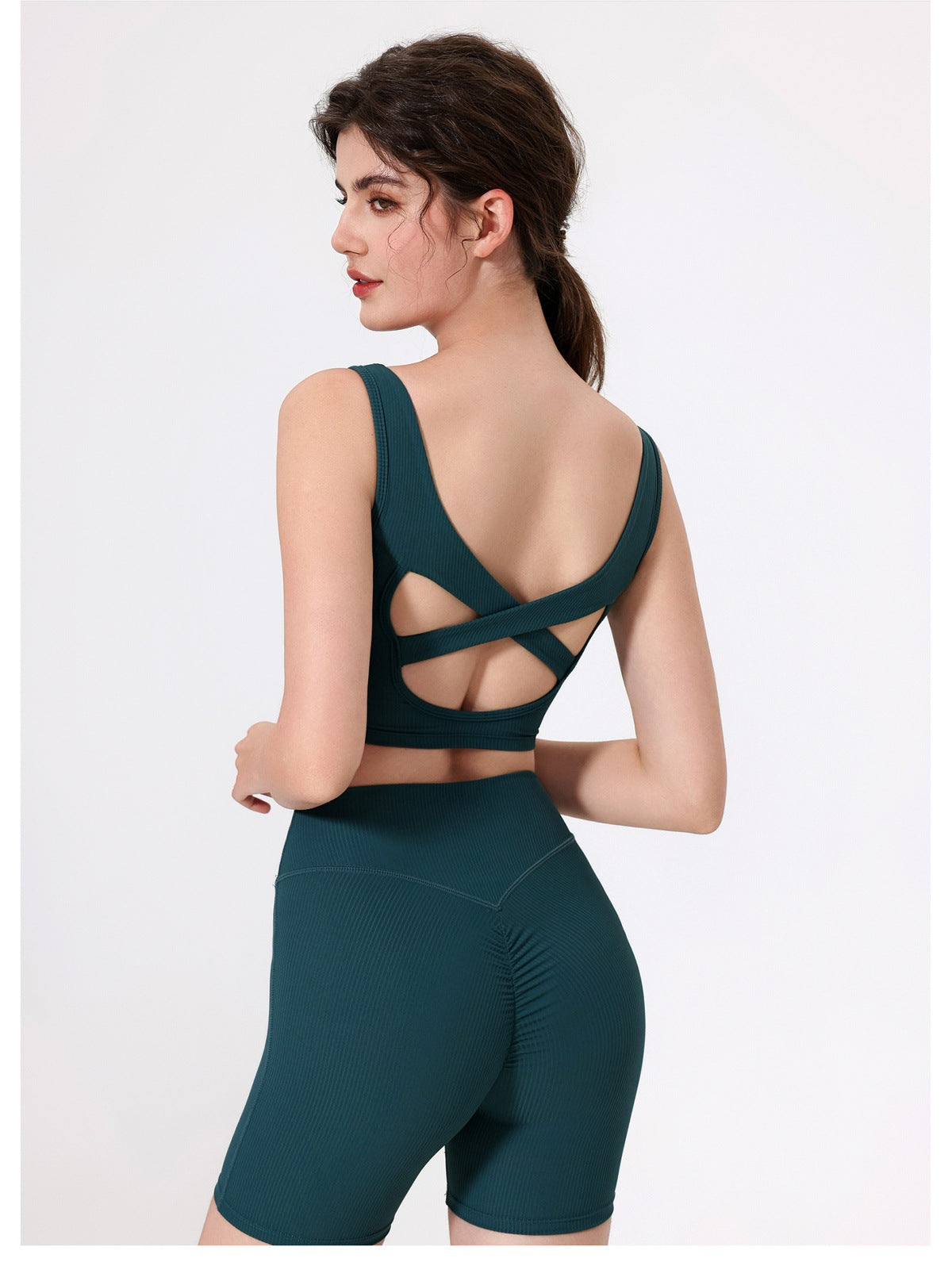12/2025 Wide-strap athletic underwear with back support, push-up design, and side boob reduction.