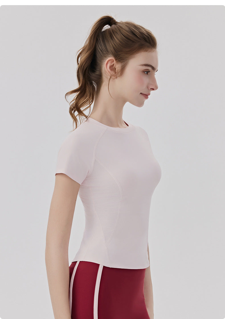 01/2026 Moisture-wicking, quick-drying yoga short-sleeved top for women, cool-feeling mesh breathable fitness top, suitable for Pilates training, sports t-shirt