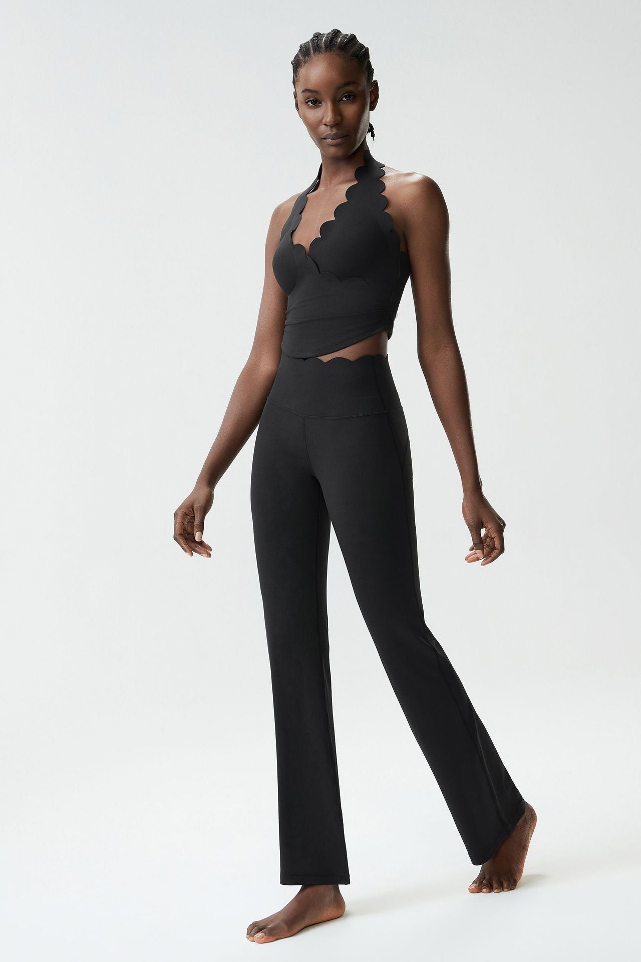 01/2026Soutien-gorge de sport en forme de goutte d'eau à encolure dos nu pour grandes tailles, soutien-gorge de sport avec soutien latéral de la poitrine, débardeur de fitness révélant la taille