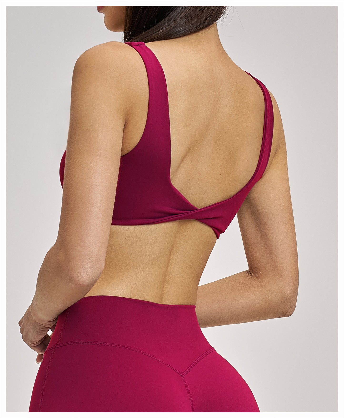 03/2026 Rugged sports bra with sexy back for yoga, gathers during exercise, suitable for running and fitness. Price: 4520