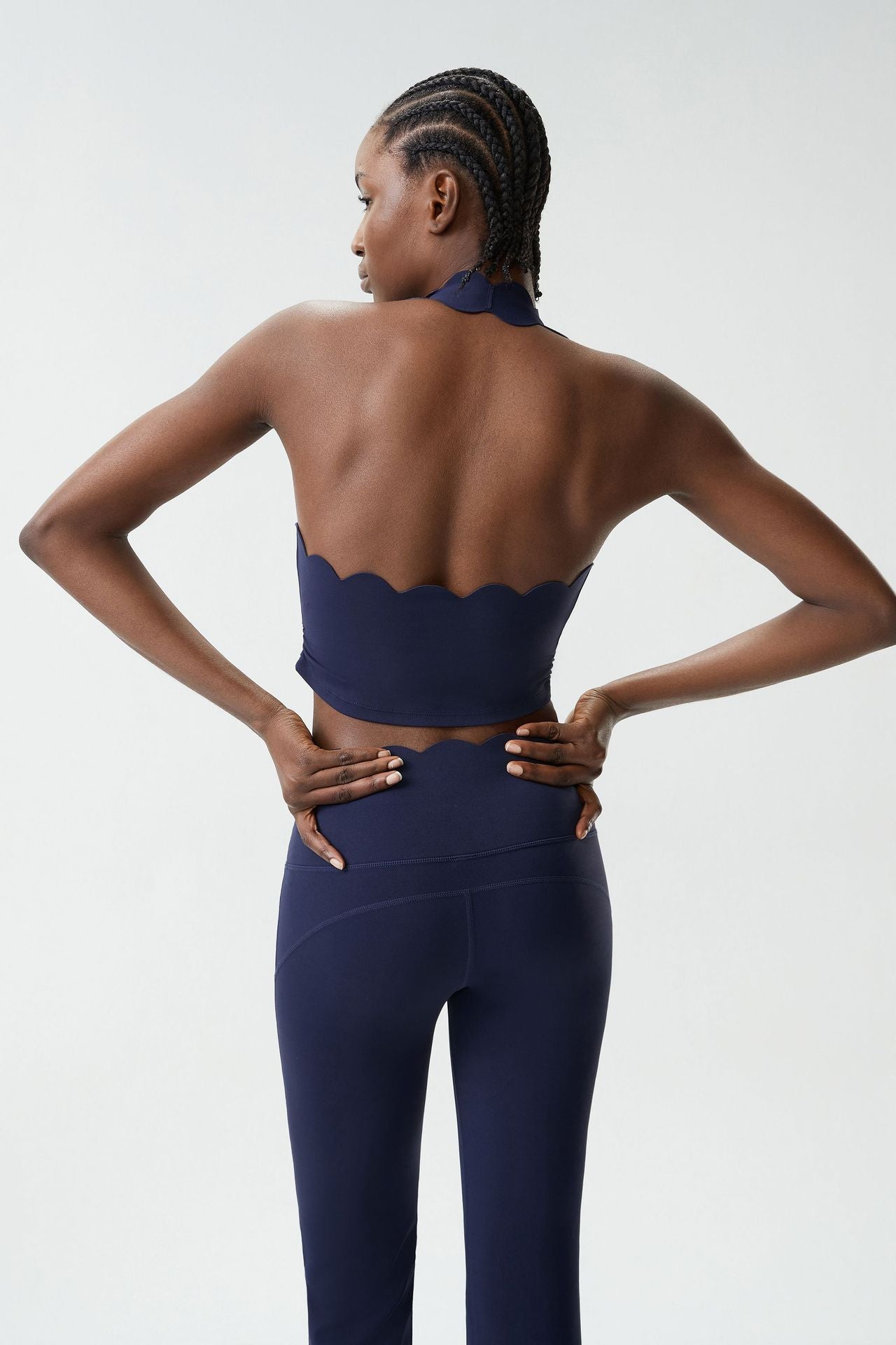 01/2026Soutien-gorge de sport en forme de goutte d'eau à encolure dos nu pour grandes tailles, soutien-gorge de sport avec soutien latéral de la poitrine, débardeur de fitness révélant la taille