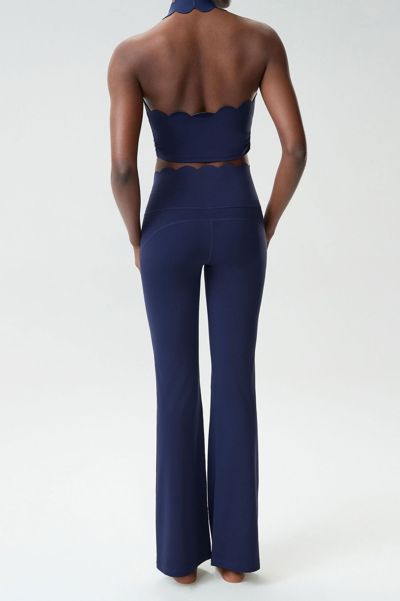 01/2026Soutien-gorge de sport en forme de goutte d'eau à encolure dos nu pour grandes tailles, soutien-gorge de sport avec soutien latéral de la poitrine, débardeur de fitness révélant la taille