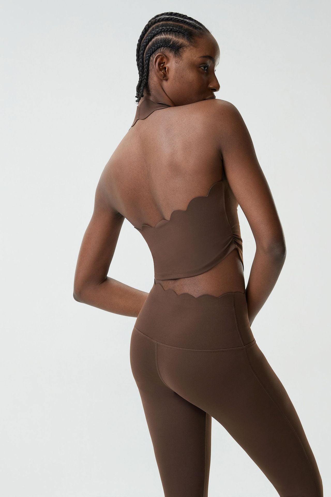 01/2026Soutien-gorge de sport en forme de goutte d'eau à encolure dos nu pour grandes tailles, soutien-gorge de sport avec soutien latéral de la poitrine, débardeur de fitness révélant la taille