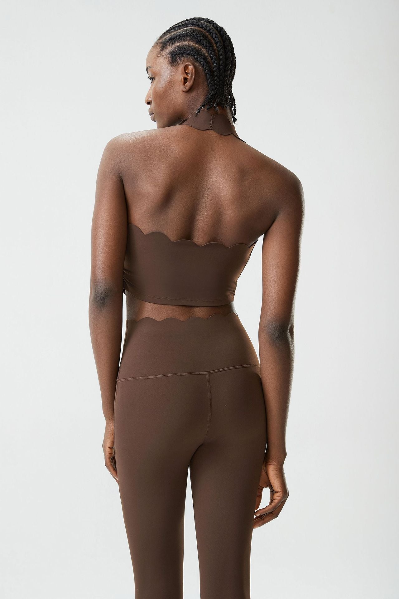 01/2026Soutien-gorge de sport en forme de goutte d'eau à encolure dos nu pour grandes tailles, soutien-gorge de sport avec soutien latéral de la poitrine, débardeur de fitness révélant la taille