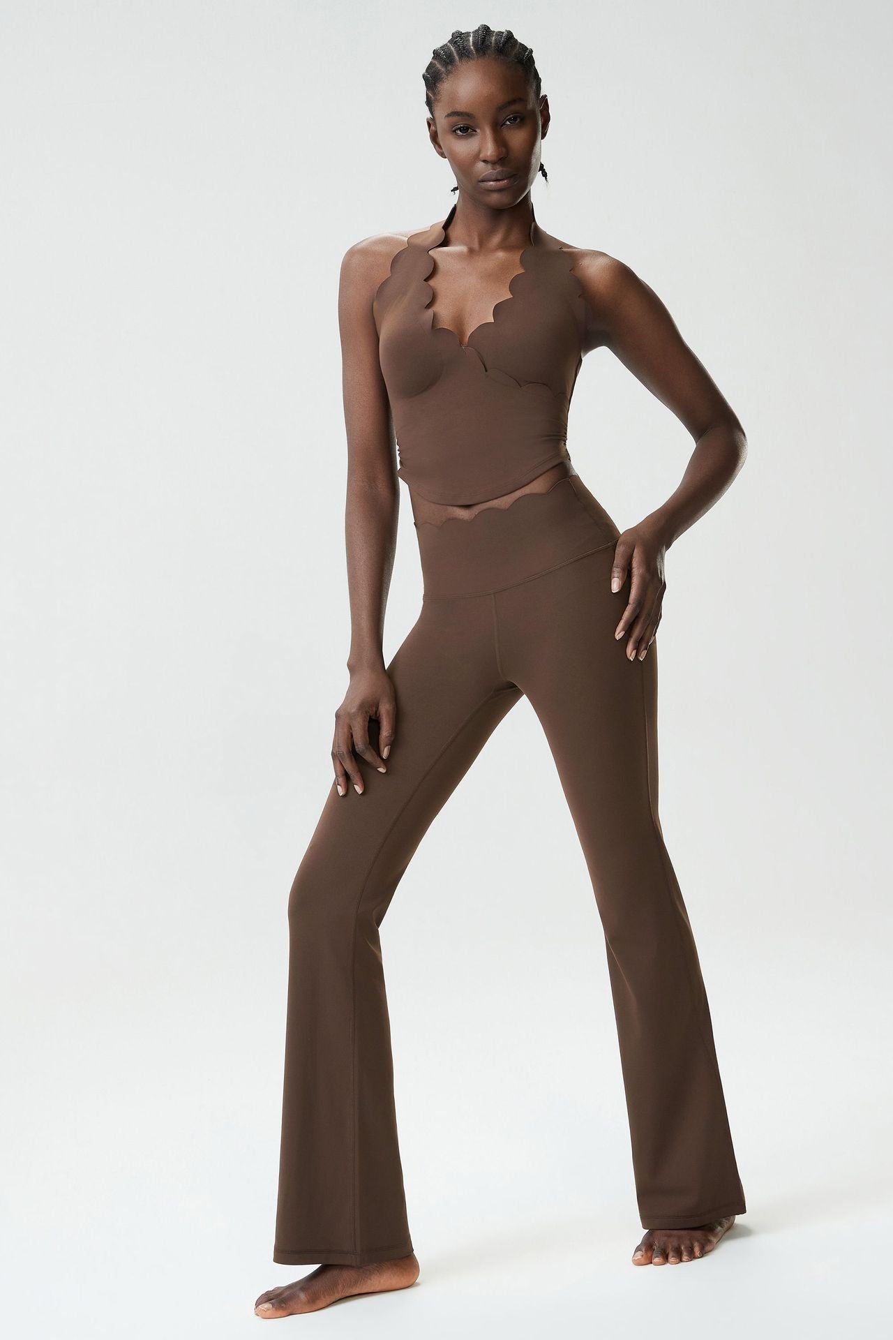 01/2026Soutien-gorge de sport en forme de goutte d'eau à encolure dos nu pour grandes tailles, soutien-gorge de sport avec soutien latéral de la poitrine, débardeur de fitness révélant la taille