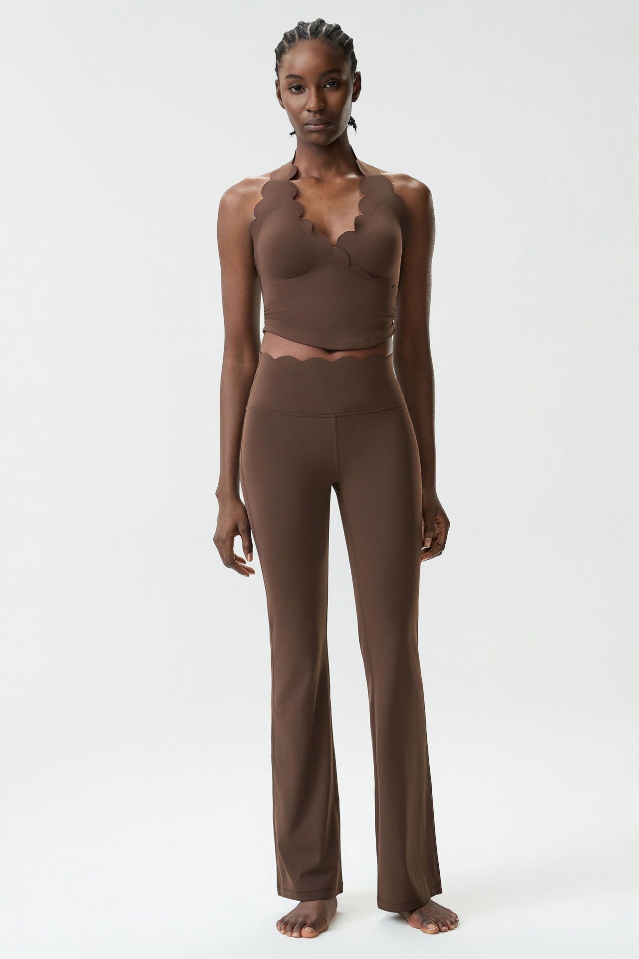 01/2026Soutien-gorge de sport en forme de goutte d'eau à encolure dos nu pour grandes tailles, soutien-gorge de sport avec soutien latéral de la poitrine, débardeur de fitness révélant la taille