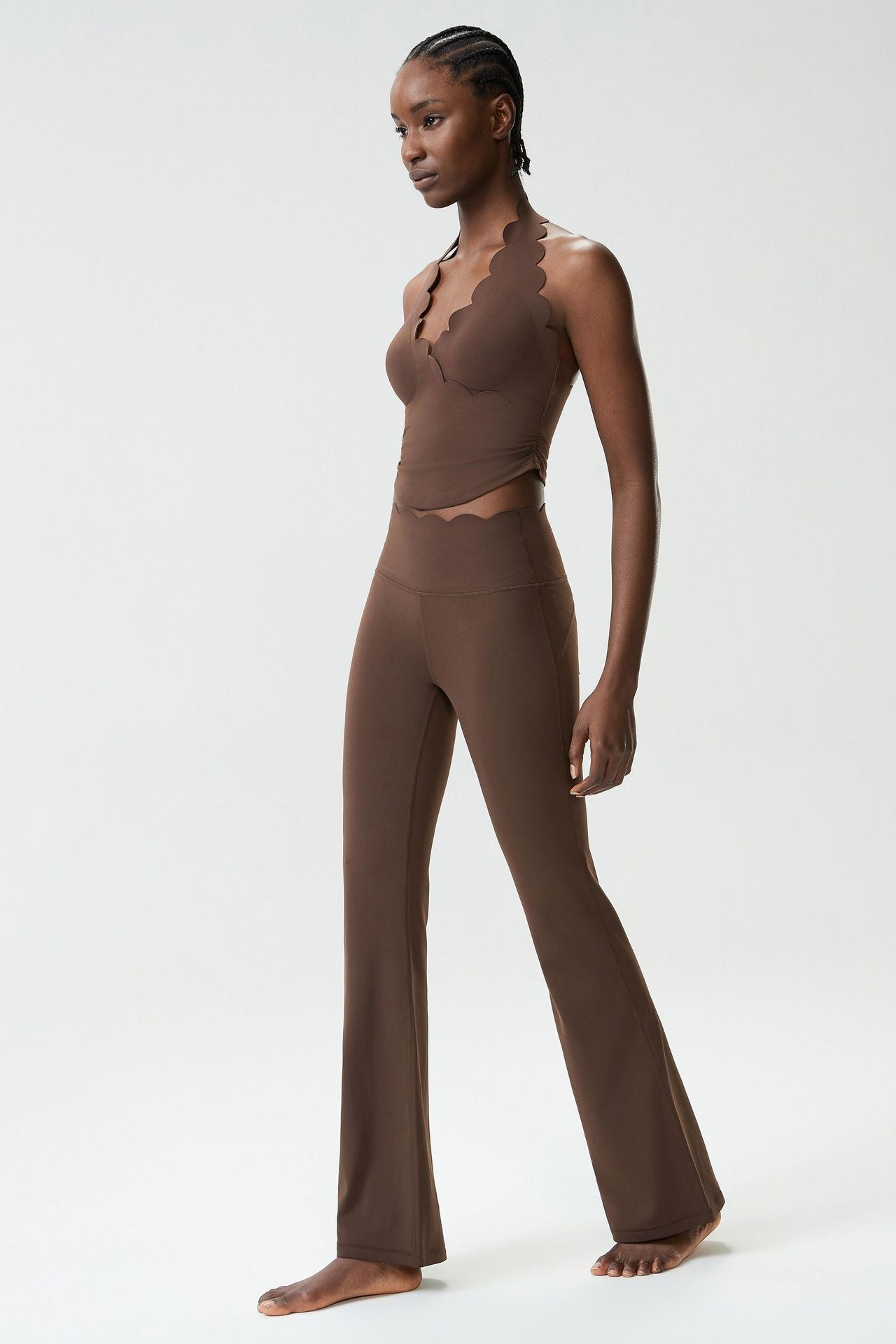 01/2026Soutien-gorge de sport en forme de goutte d'eau à encolure dos nu pour grandes tailles, soutien-gorge de sport avec soutien latéral de la poitrine, débardeur de fitness révélant la taille