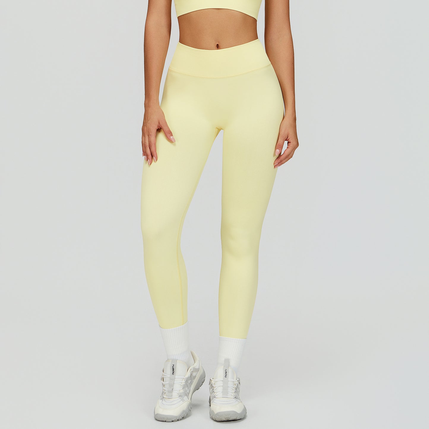 06/2025 Peach hip seamless yoga pants V-shaped tight slim running sports quick-drying fitness trousers 7790