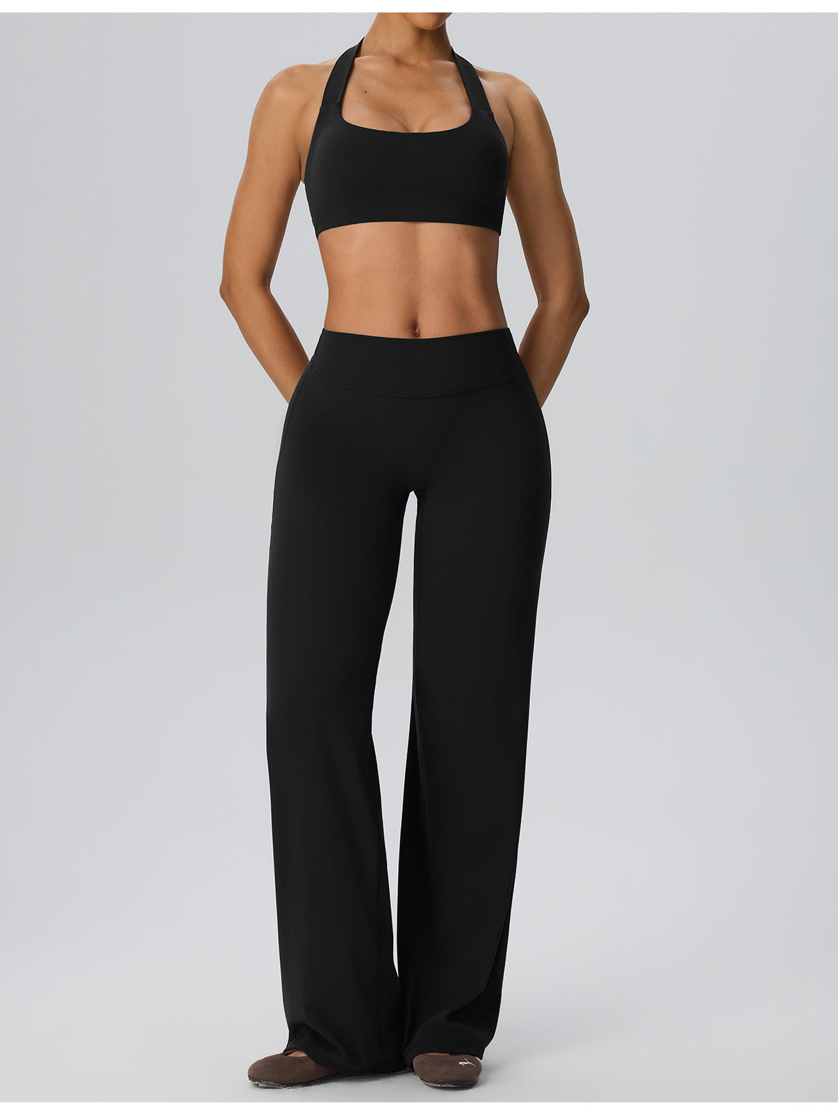 Wholesale Women’s 2-Piece Yoga Set | Bulk Halter Sports Bra & Loose Workout Pants | fouregg